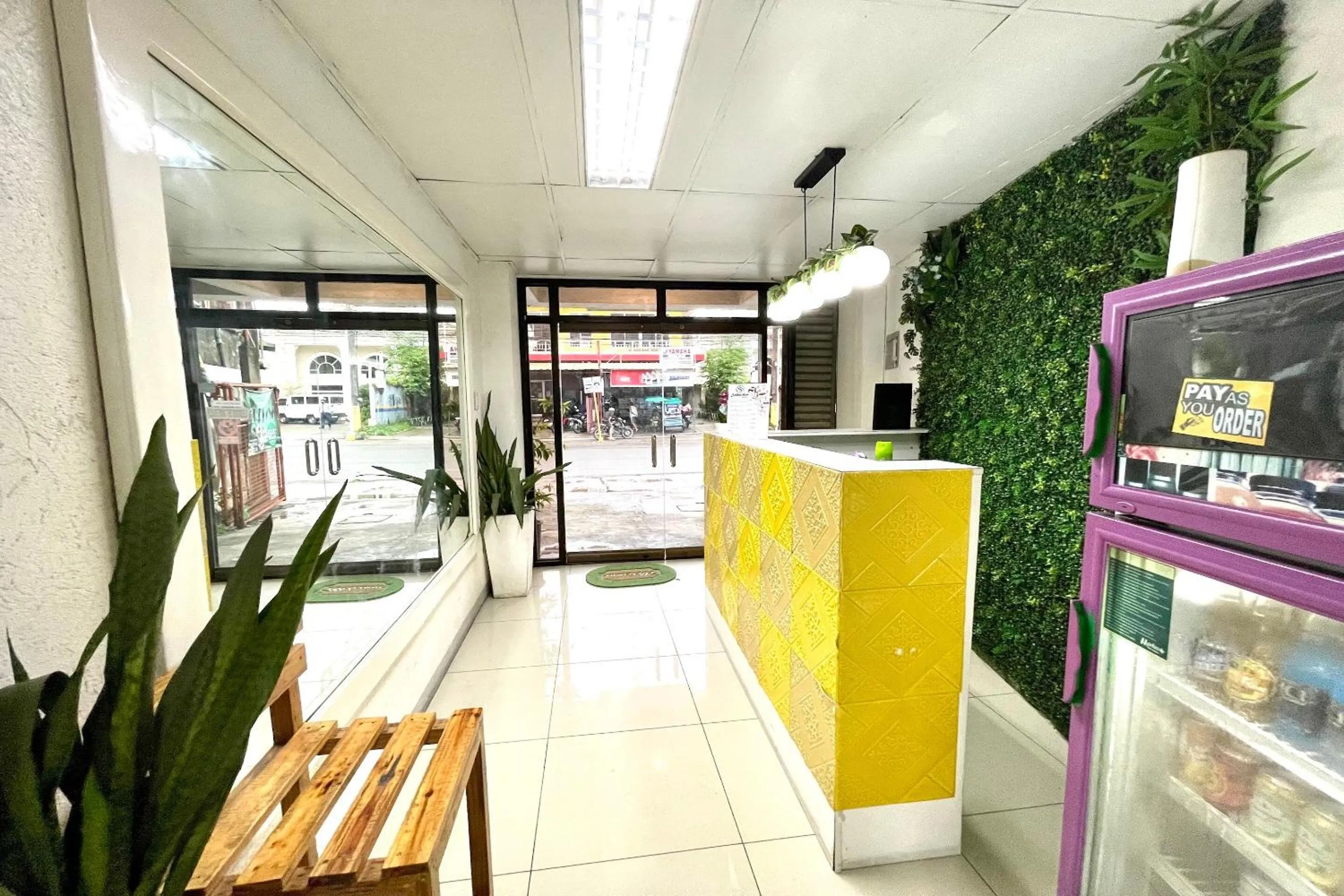 Lobby or reception in OYO 910 Sabaidee Suites