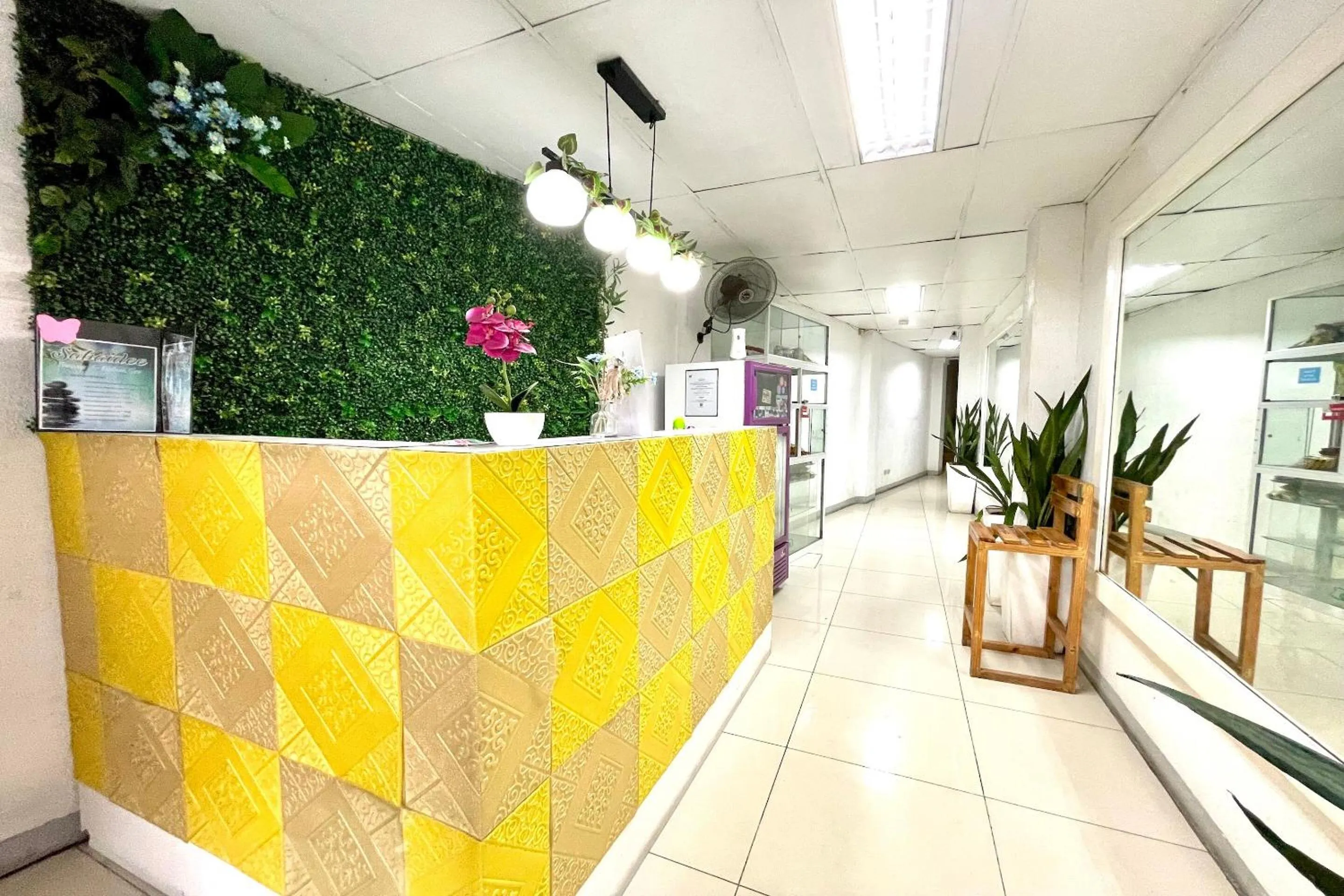 Lobby or reception in OYO 910 Sabaidee Suites