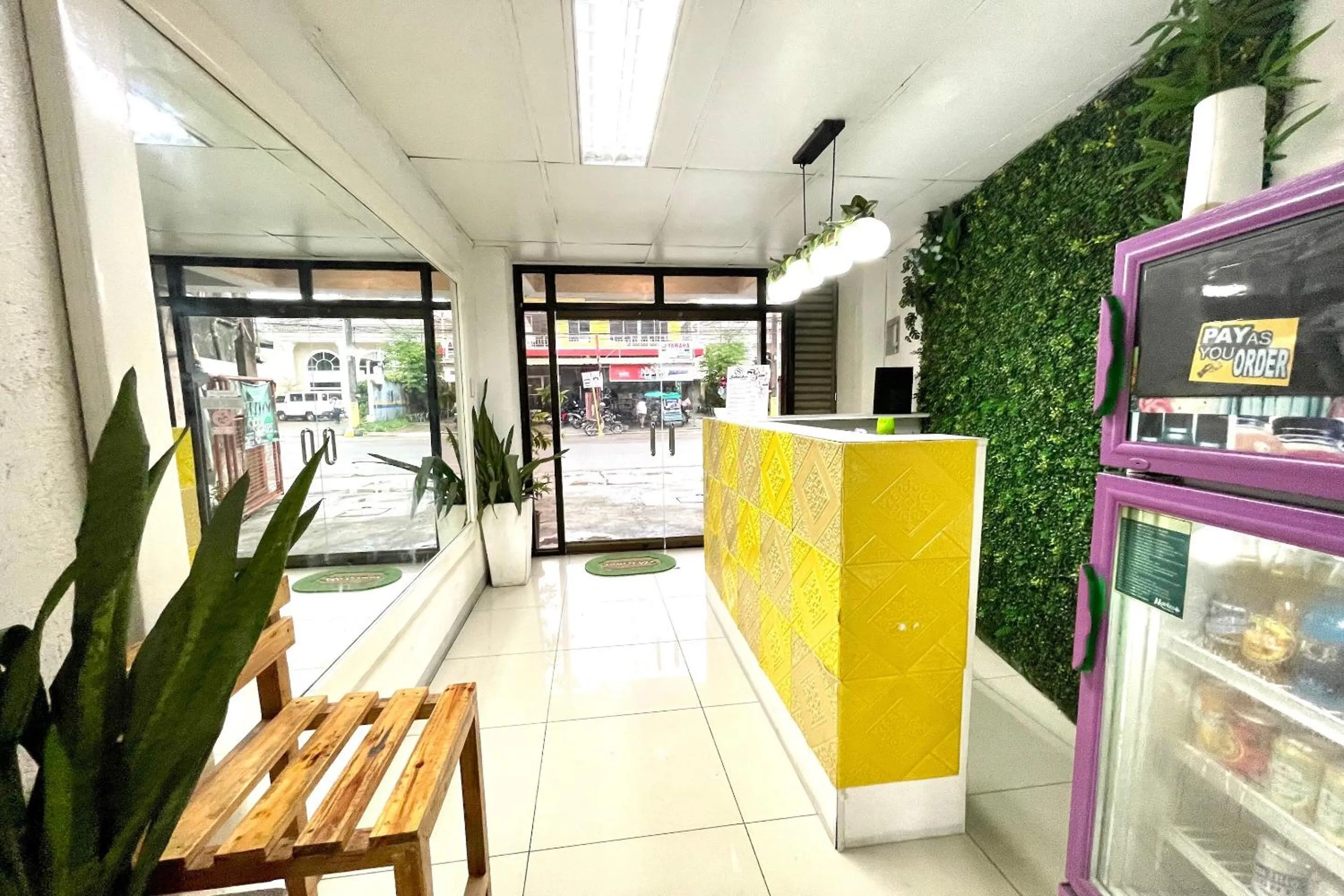 Lobby or reception in OYO 910 Sabaidee Suites