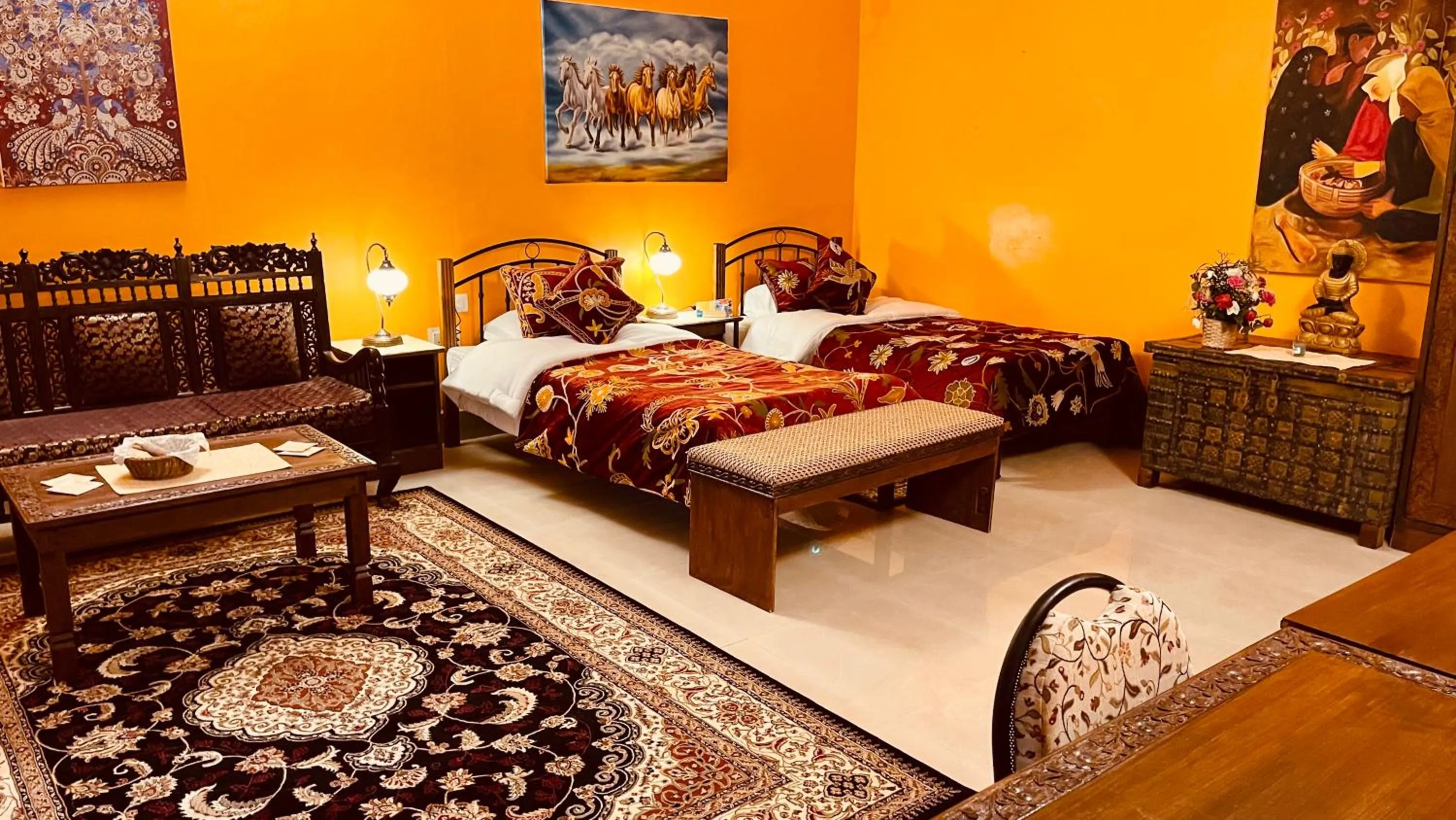 Bed in Habba Kadal Kashmiri Heritage Hotel & Hub