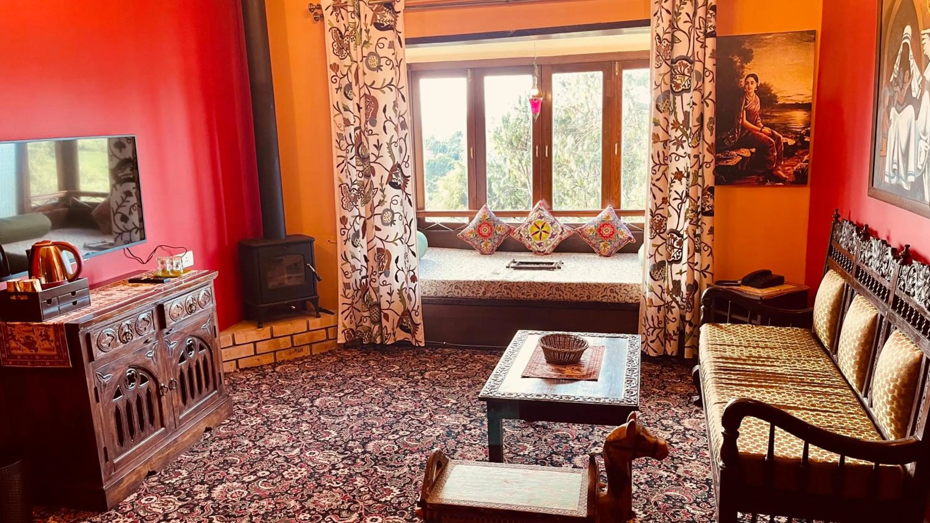 Mountain view, Bed in Habba Kadal Kashmiri Heritage Hotel & Hub