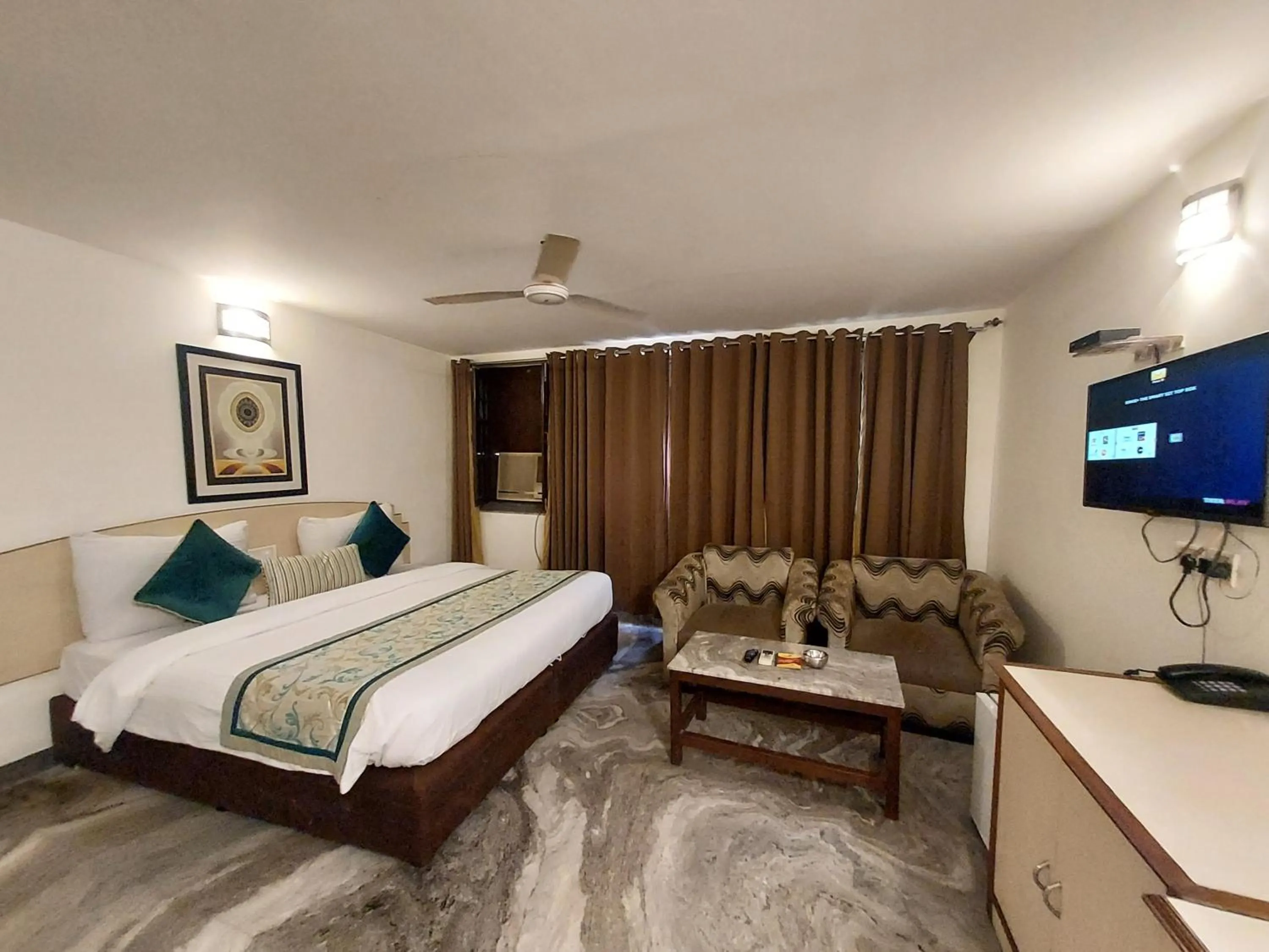 Bedroom, Bed in Hotel Green Castle (Heritage Hotel)