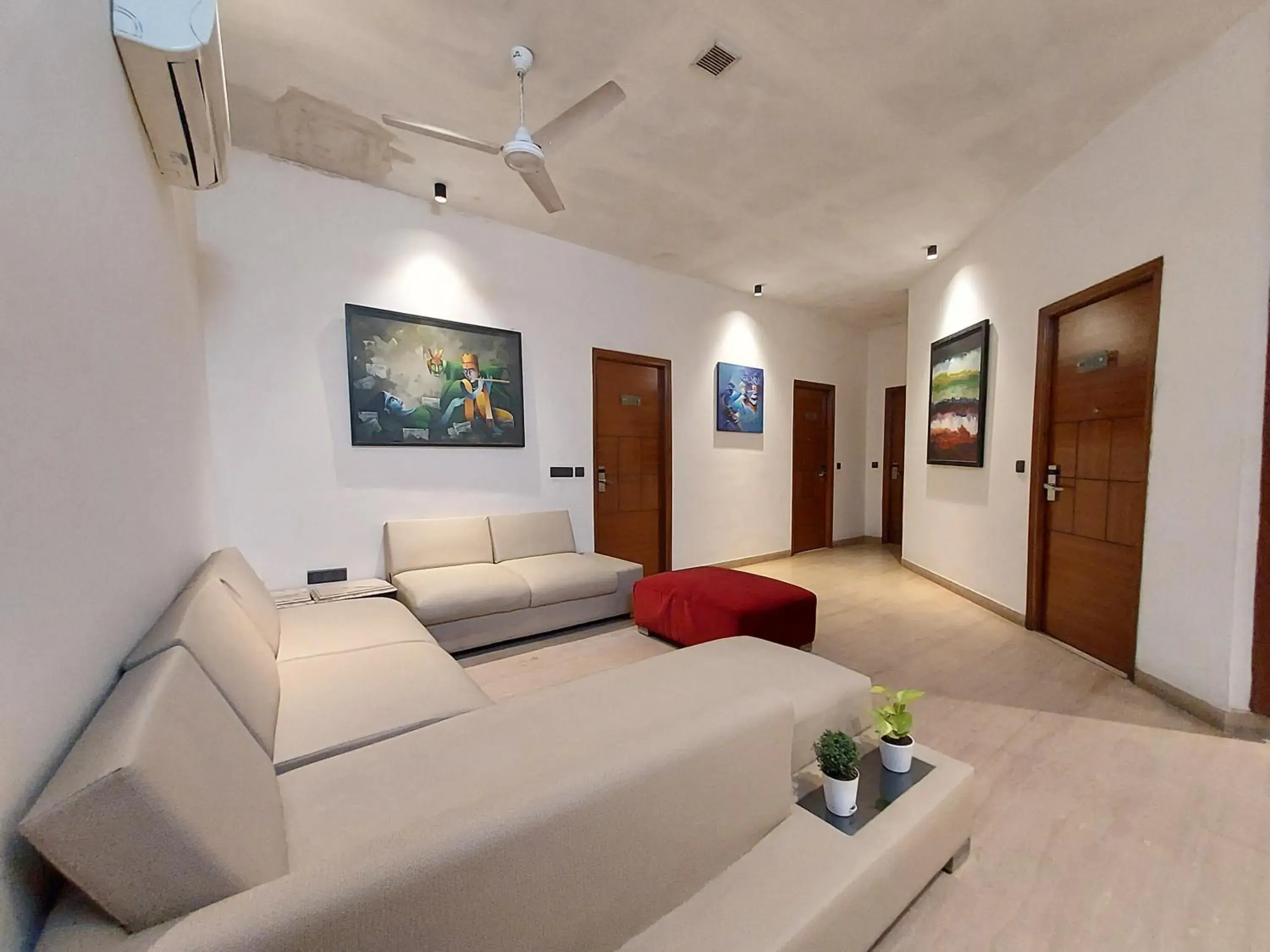 Seating area, Bed in Hotel Green Castle (Heritage Hotel) Seating area, Bed in Hotel Green Castle (Heritage Hotel)