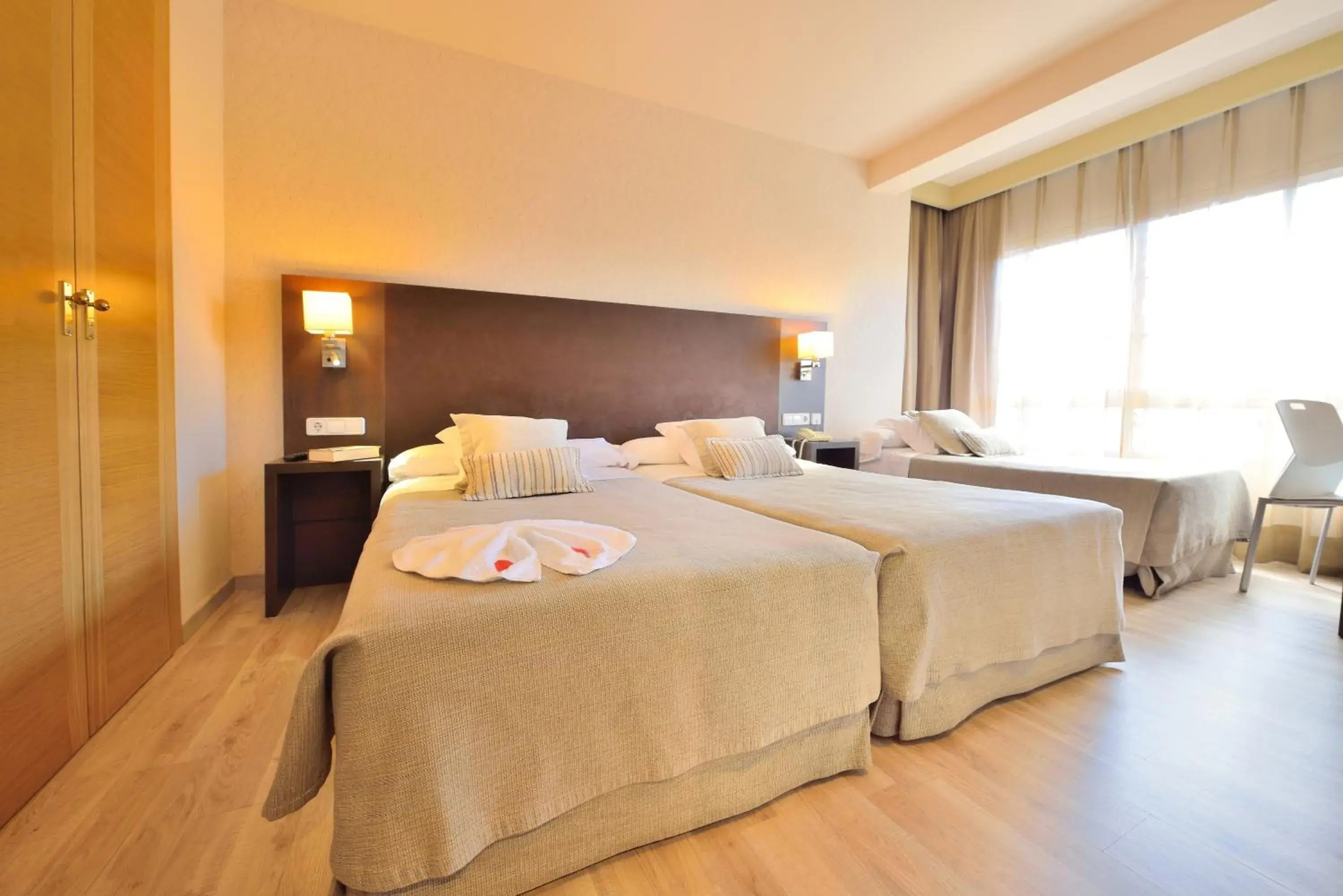 Bedroom, Bed in Hotel Spa Norat O Grove 3* Superior Bedroom, Bed in Hotel Spa Norat O Grove 3* Superior