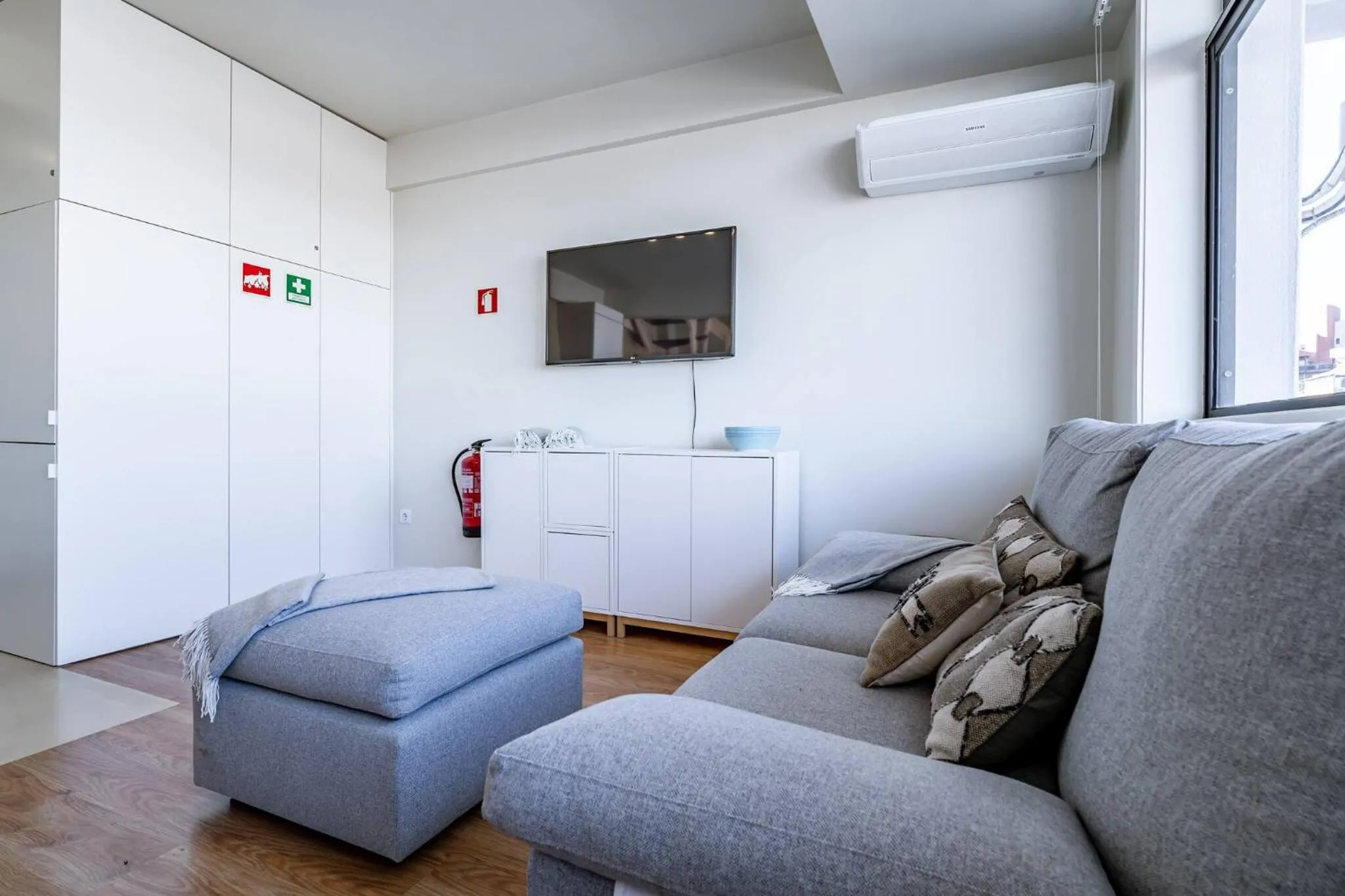 Communal lounge/ TV room in Downtown Private Rooftop Experience