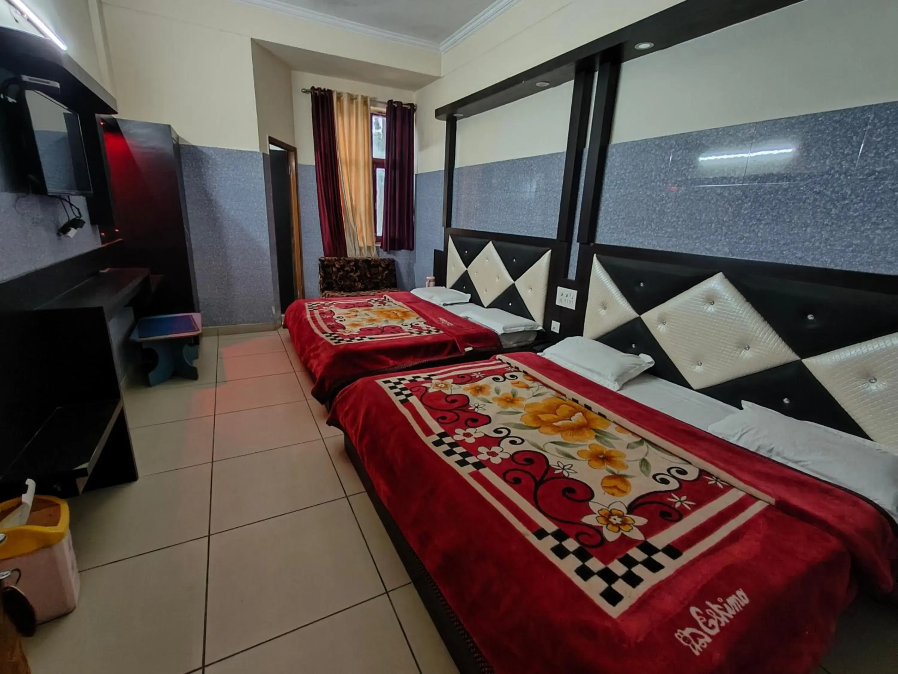 Family Room with Bathroom in AASHIRWAD HOTEL Family Room with Bathroom in AASHIRWAD HOTEL