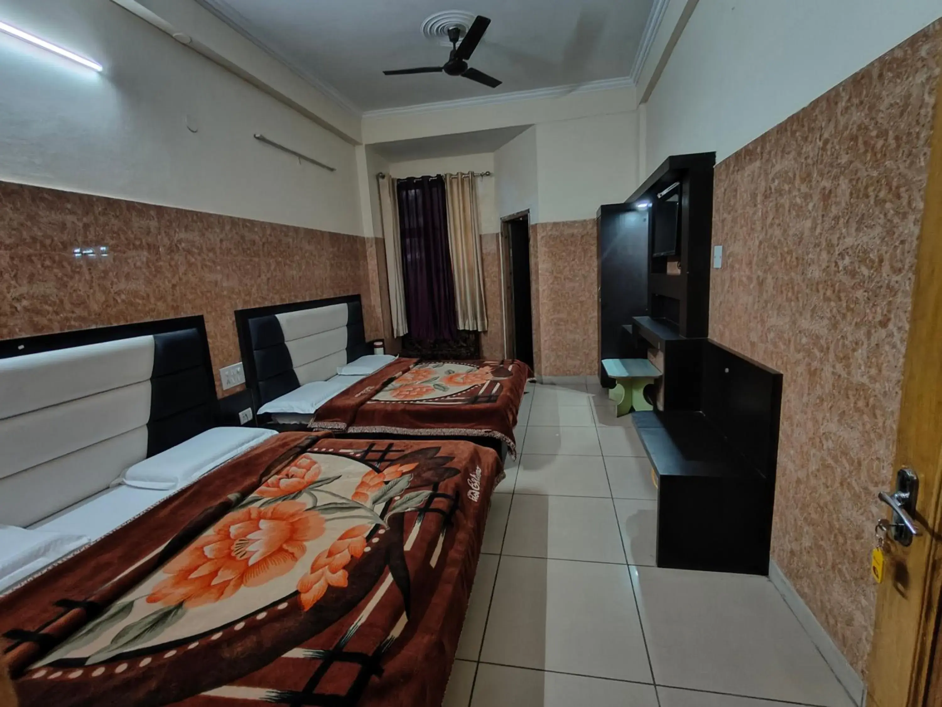 Family Room with Bathroom in AASHIRWAD HOTEL Family Room with Bathroom in AASHIRWAD HOTEL