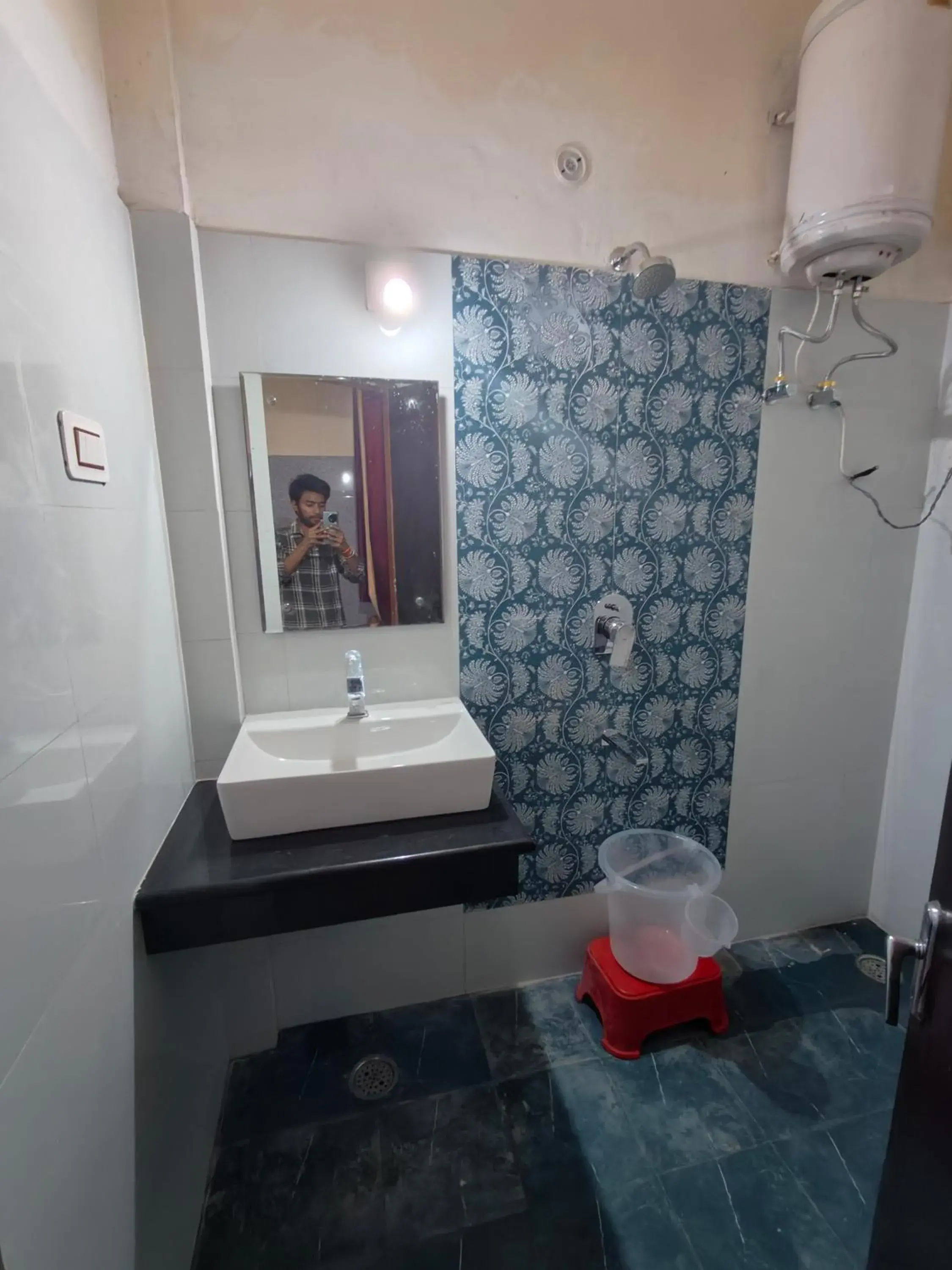 Family Room with Bathroom in AASHIRWAD HOTEL Family Room with Bathroom in AASHIRWAD HOTEL