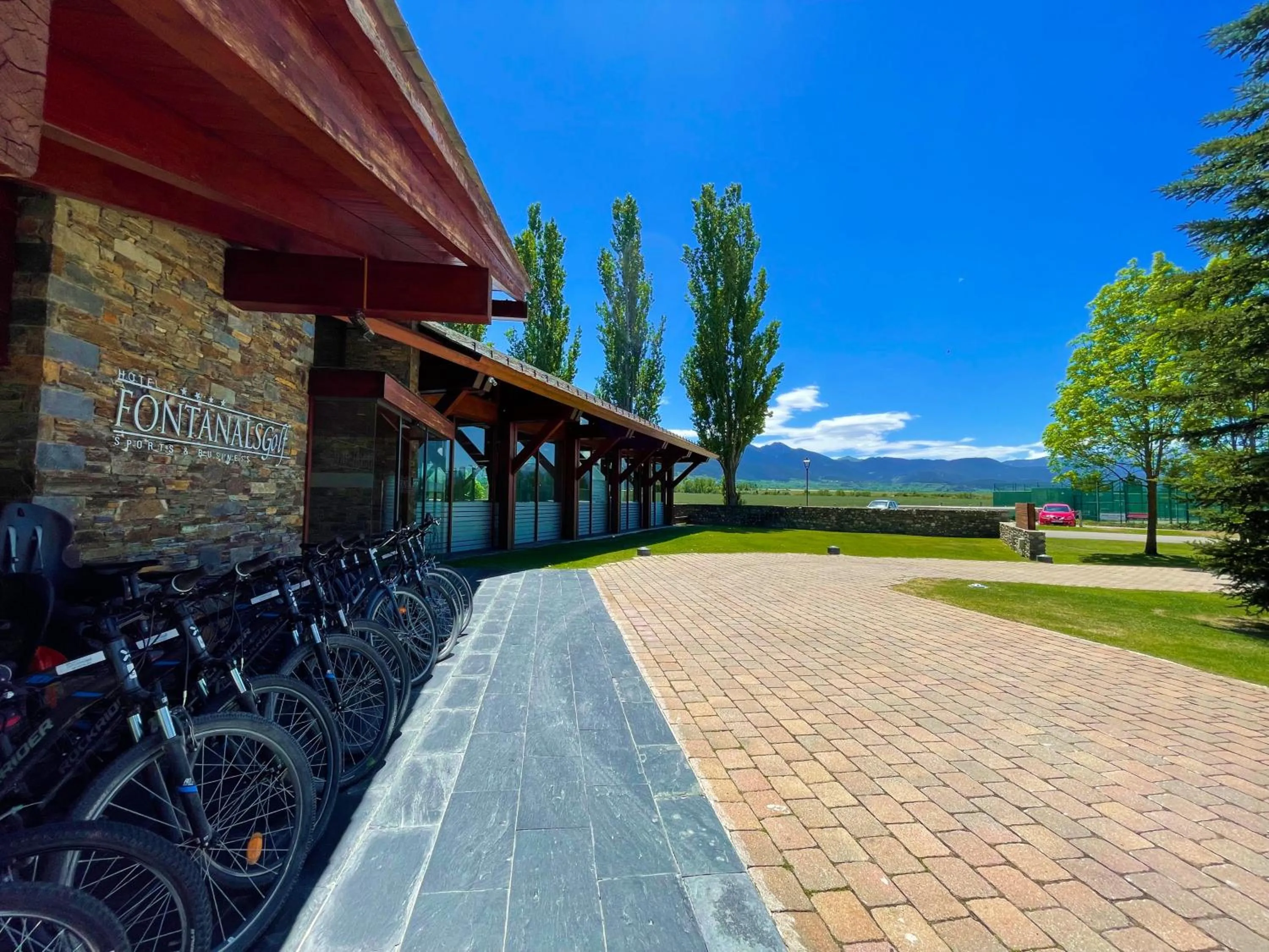 Facade/entrance in Hotel Fontanals Golf