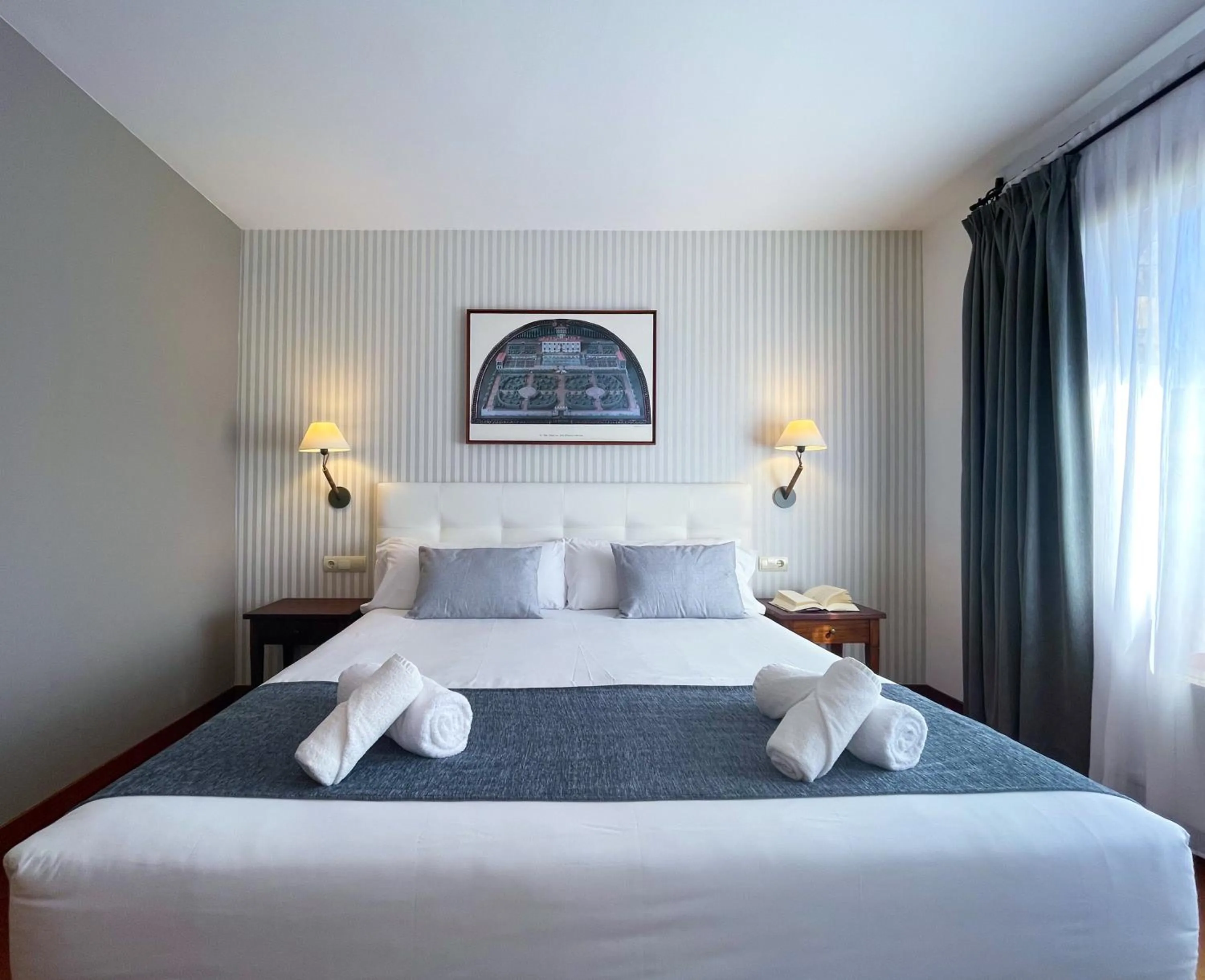 Photo of the whole room, Bed in Hotel Fontanals Golf