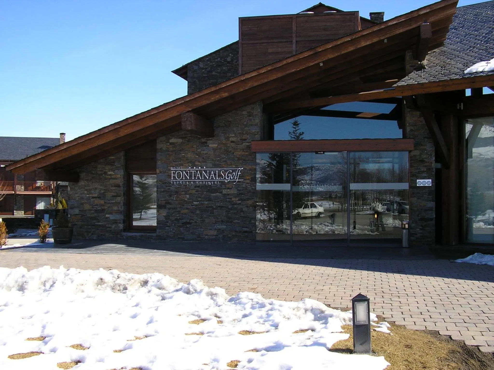 Facade/entrance in Hotel Fontanals Golf