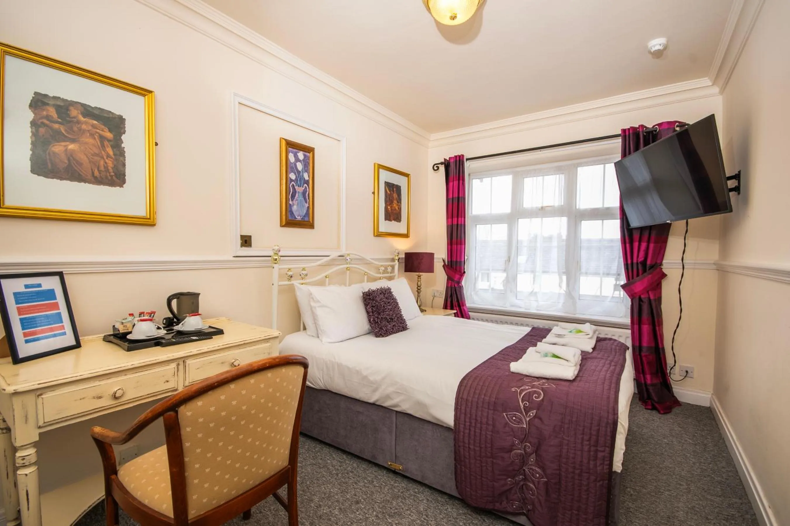 Bed in Northop Hall Country House Hotel