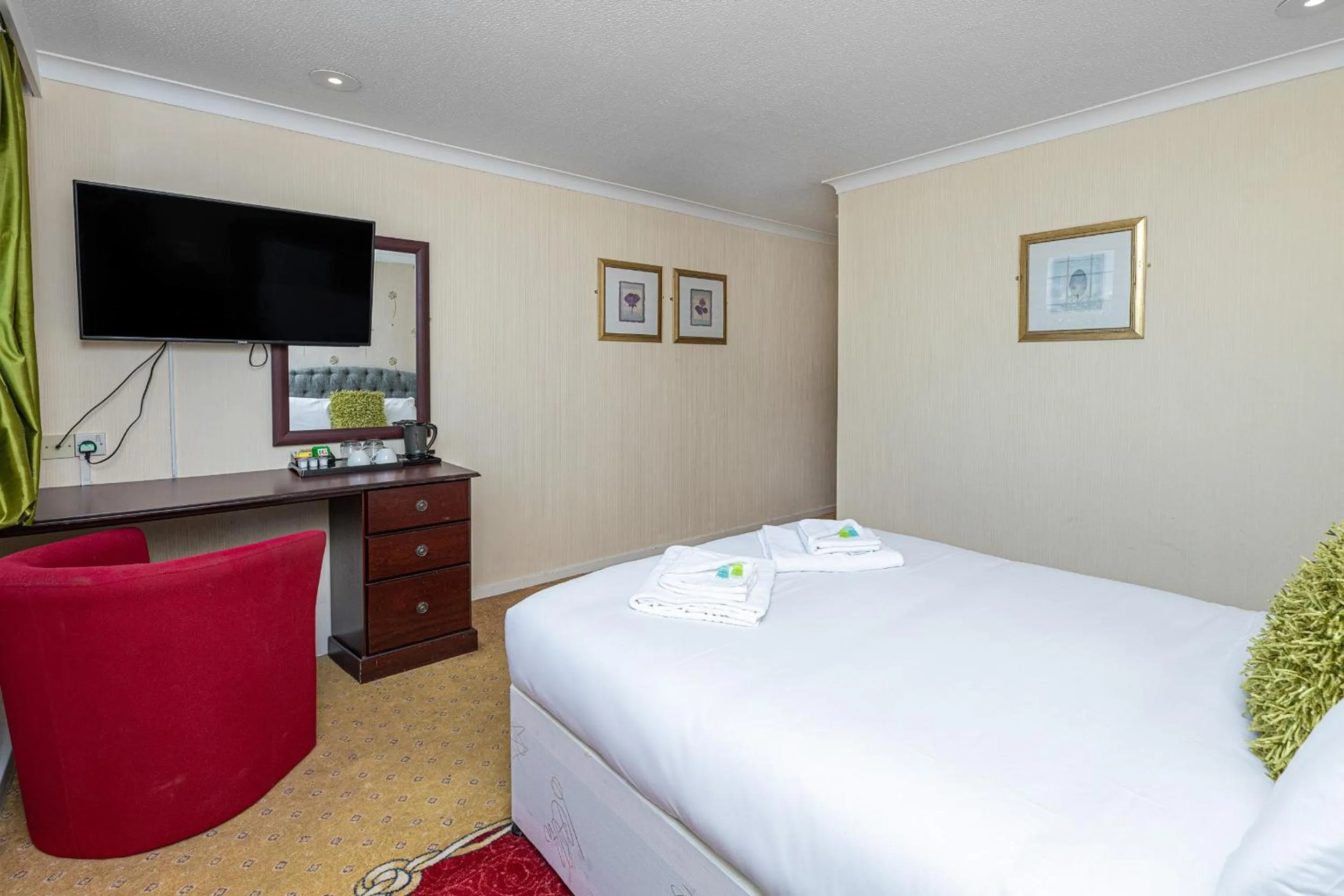 Bed in Northop Hall Country House Hotel