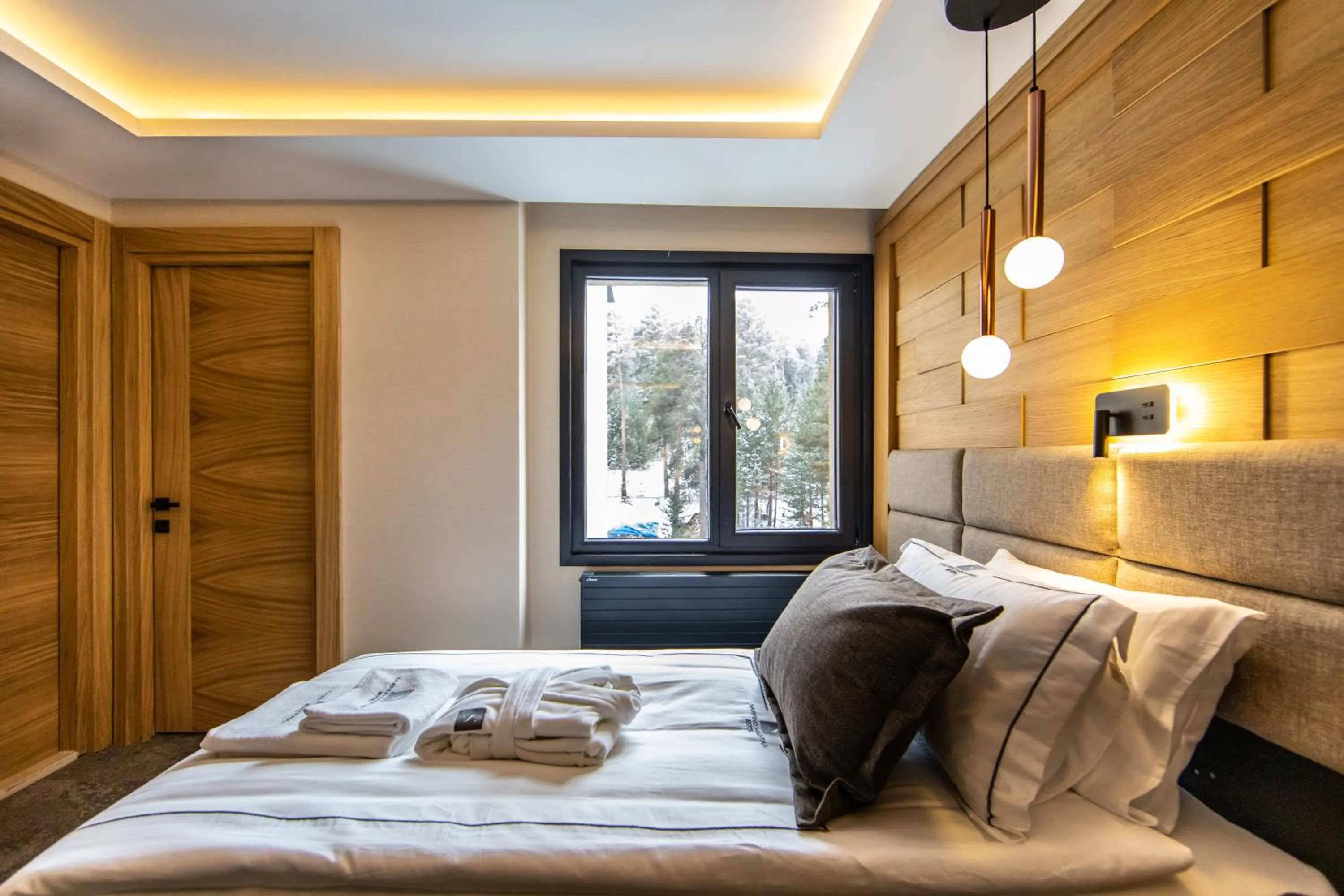 Photo of the whole room, Bed in SARPİNO MOUNTAİN HOTEL