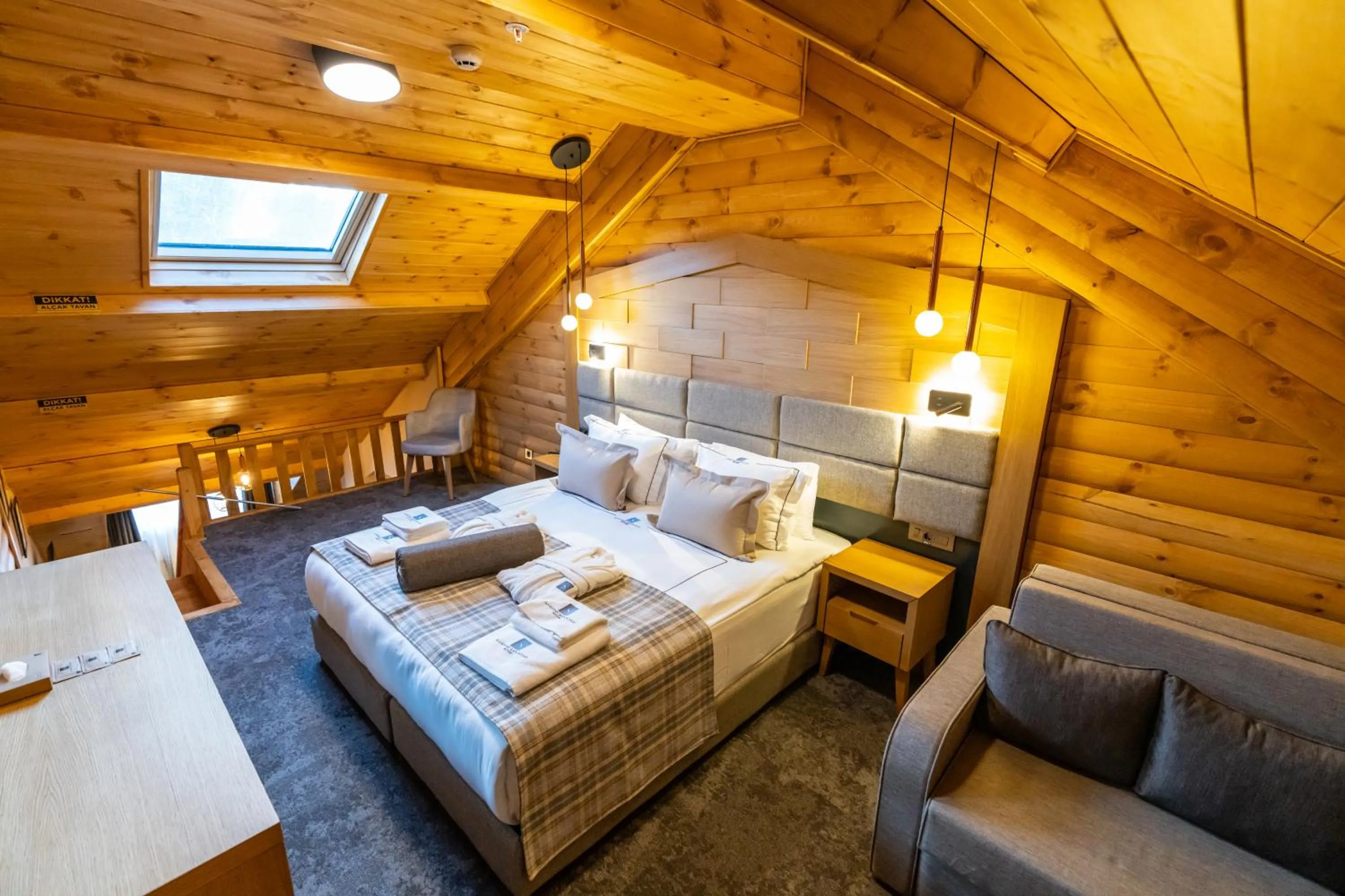 Bedroom, Bed in SARPİNO MOUNTAİN HOTEL