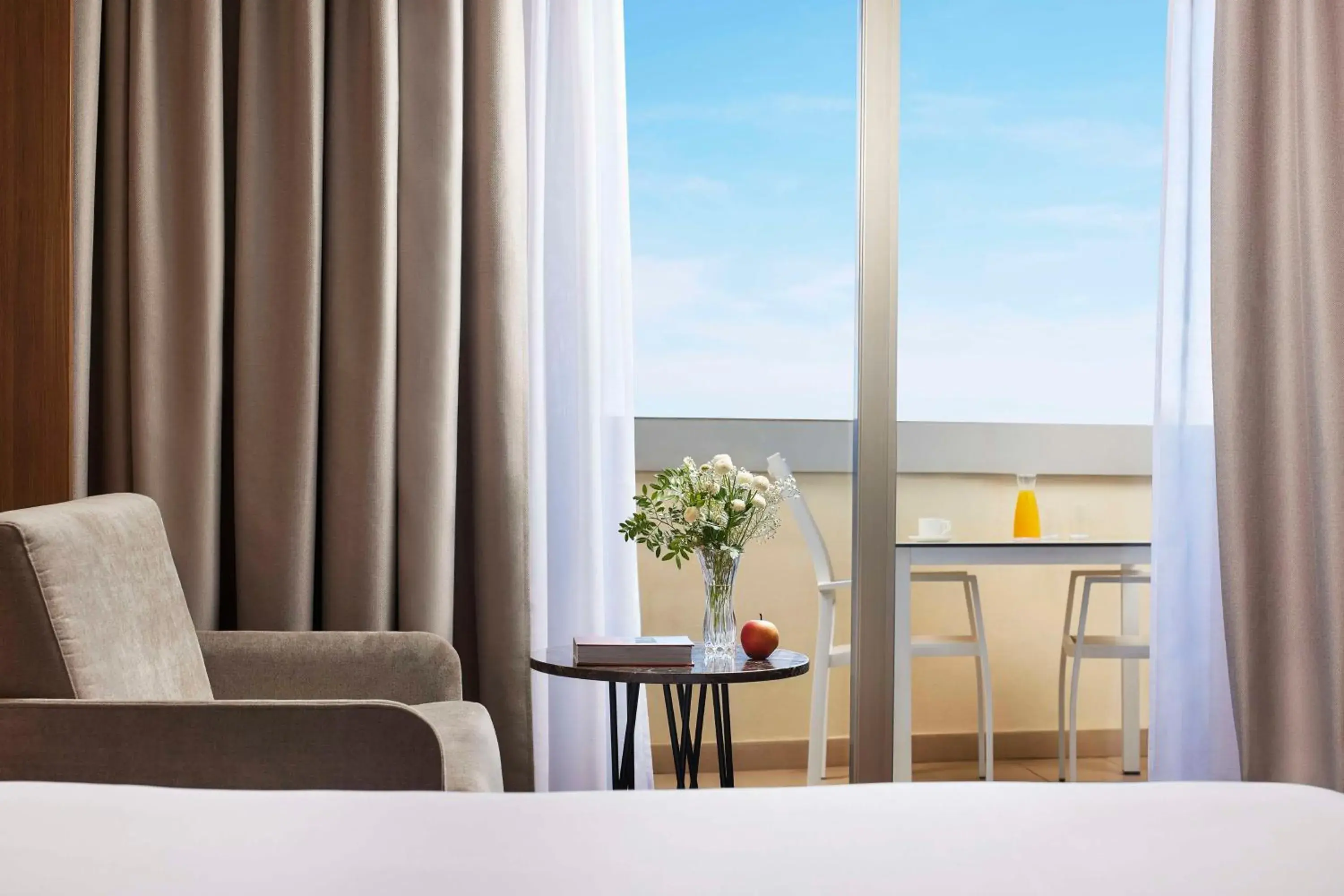 Other, Bed in NH Alicante Other, Bed in NH Alicante