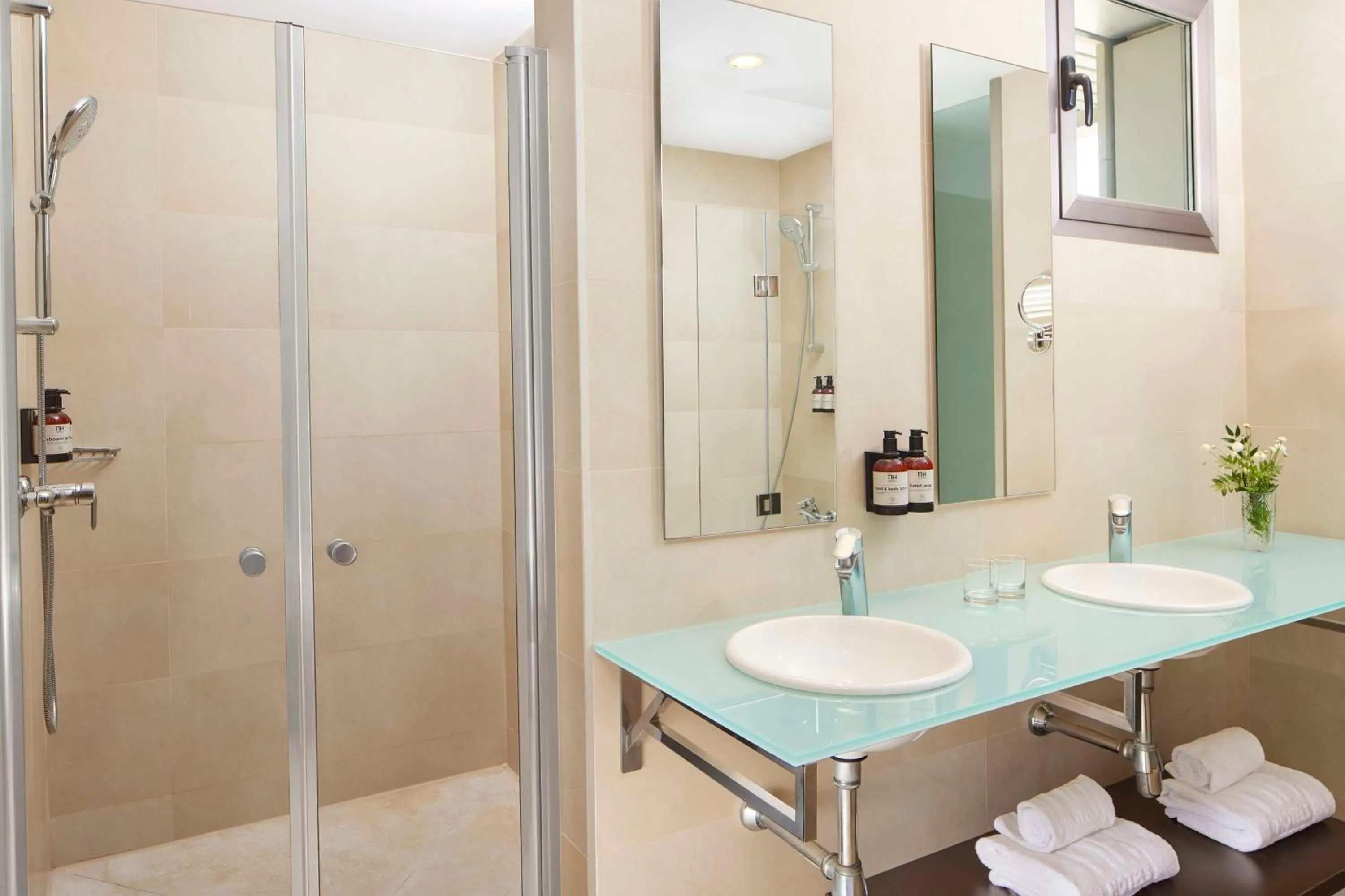 Bathroom in NH Alicante