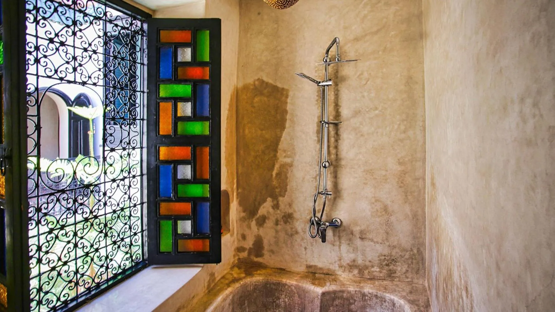 Shower in Riad RIM