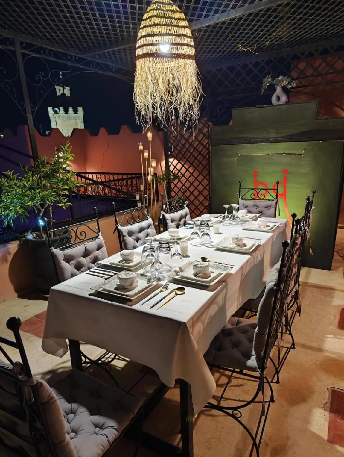 Restaurant/places to eat in Riad RIM