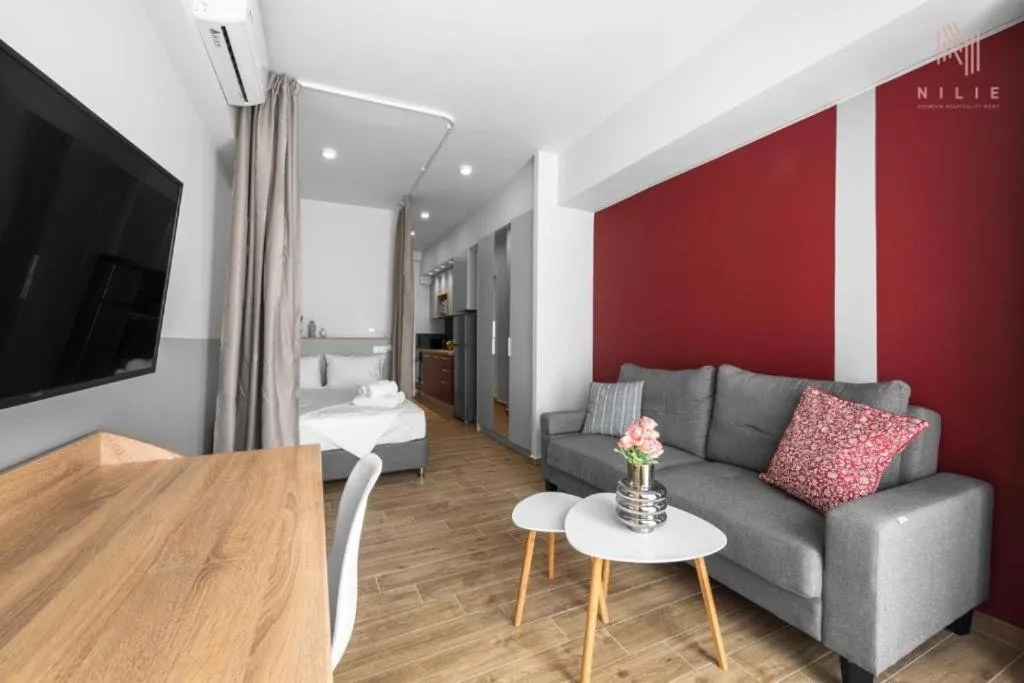 TV and multimedia in Big Apple, Nilie Hospitality MGMT