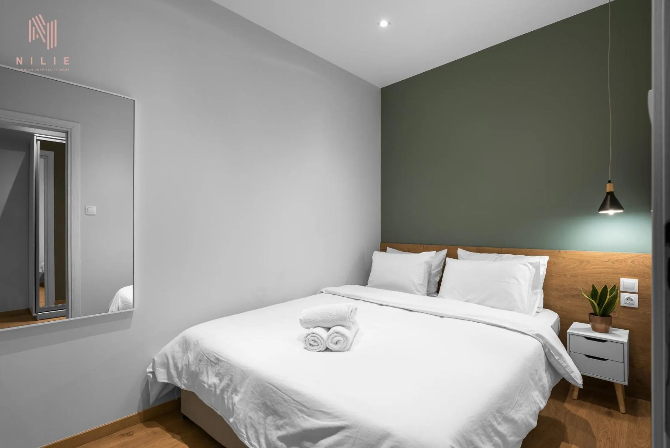 Bed in Big Apple, Nilie Hospitality MGMT