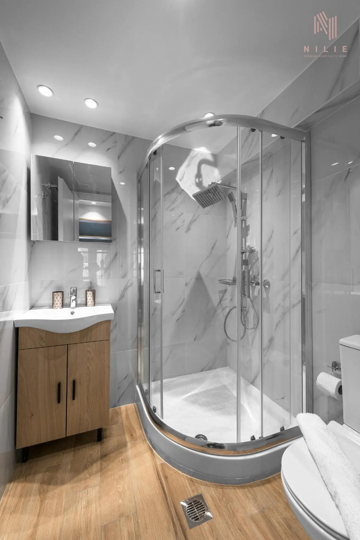 Shower in Big Apple, Nilie Hospitality MGMT