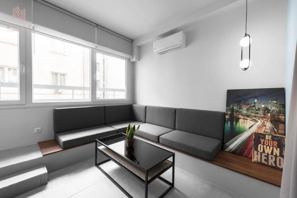 TV and multimedia in Big Apple, Nilie Hospitality MGMT