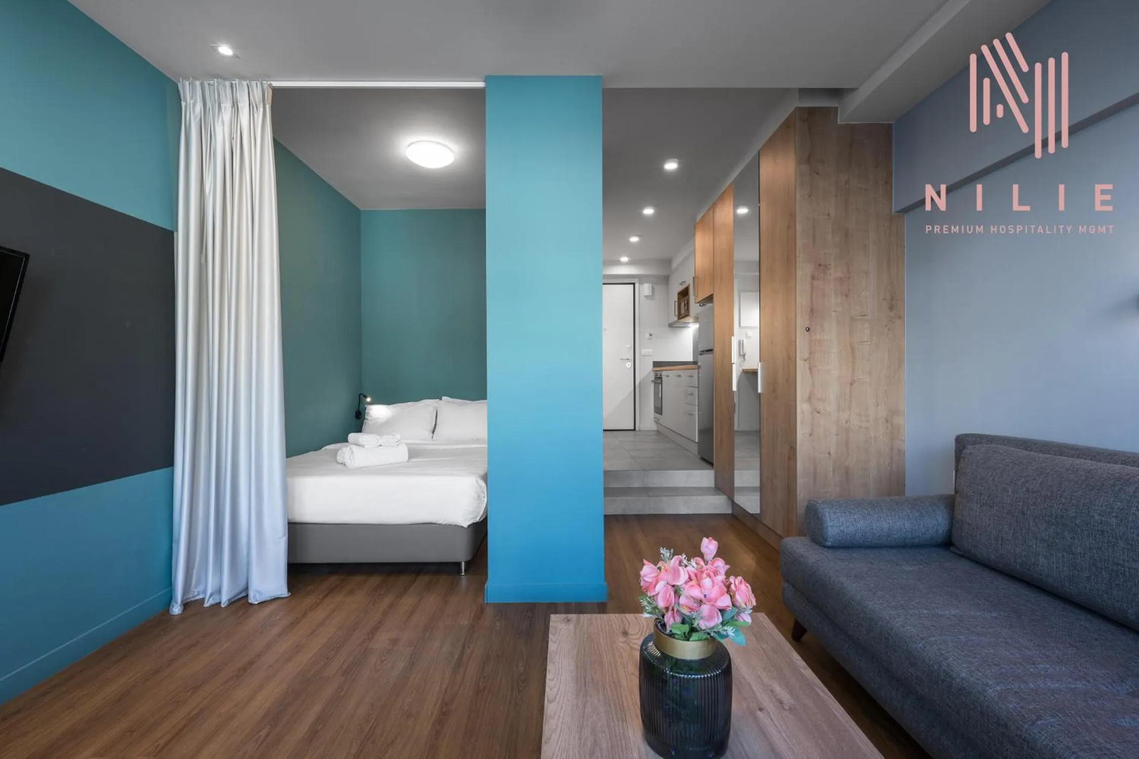 Bed in Big Apple, Nilie Hospitality MGMT