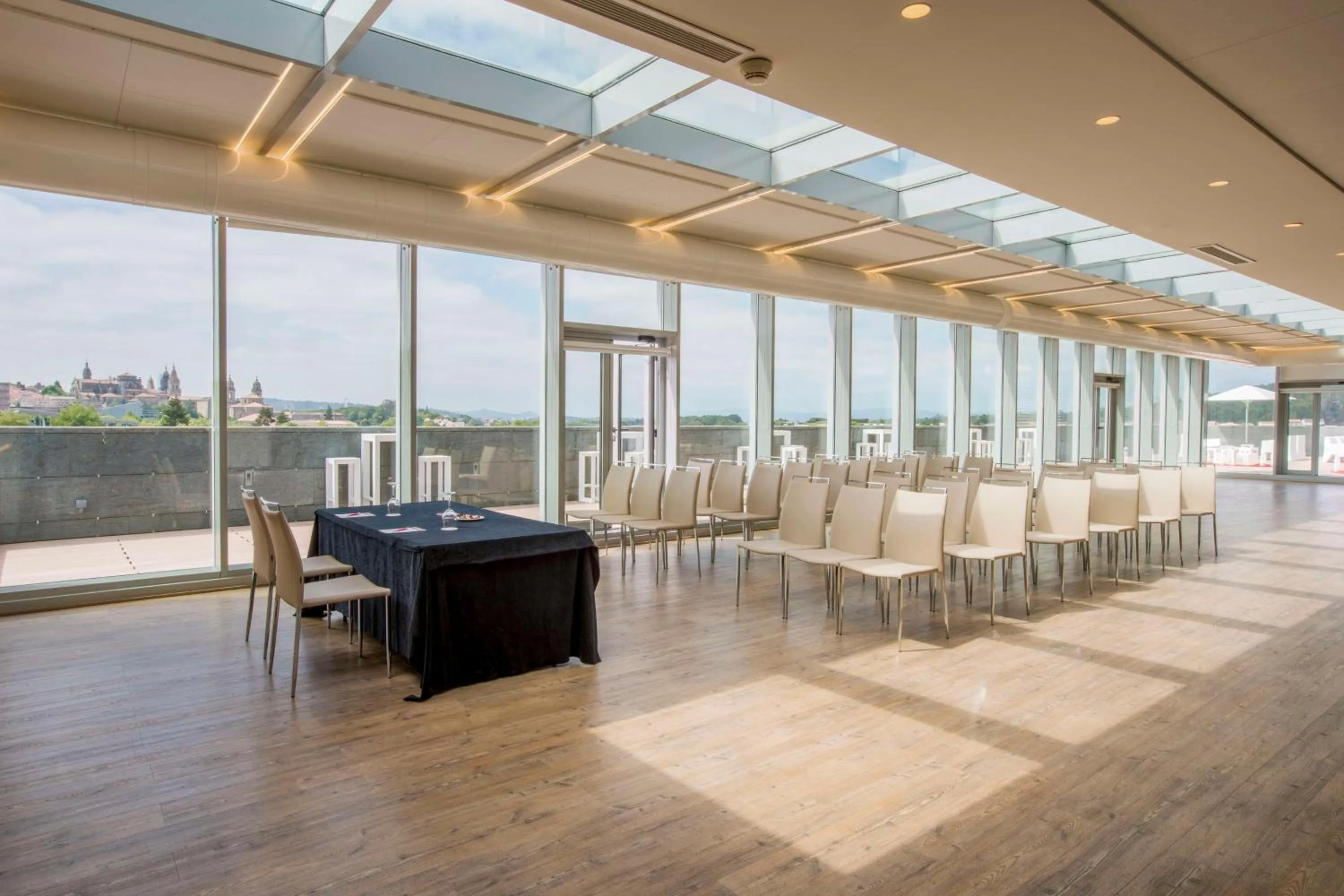 Meeting/conference room in NH Collection Santiago de Compostela