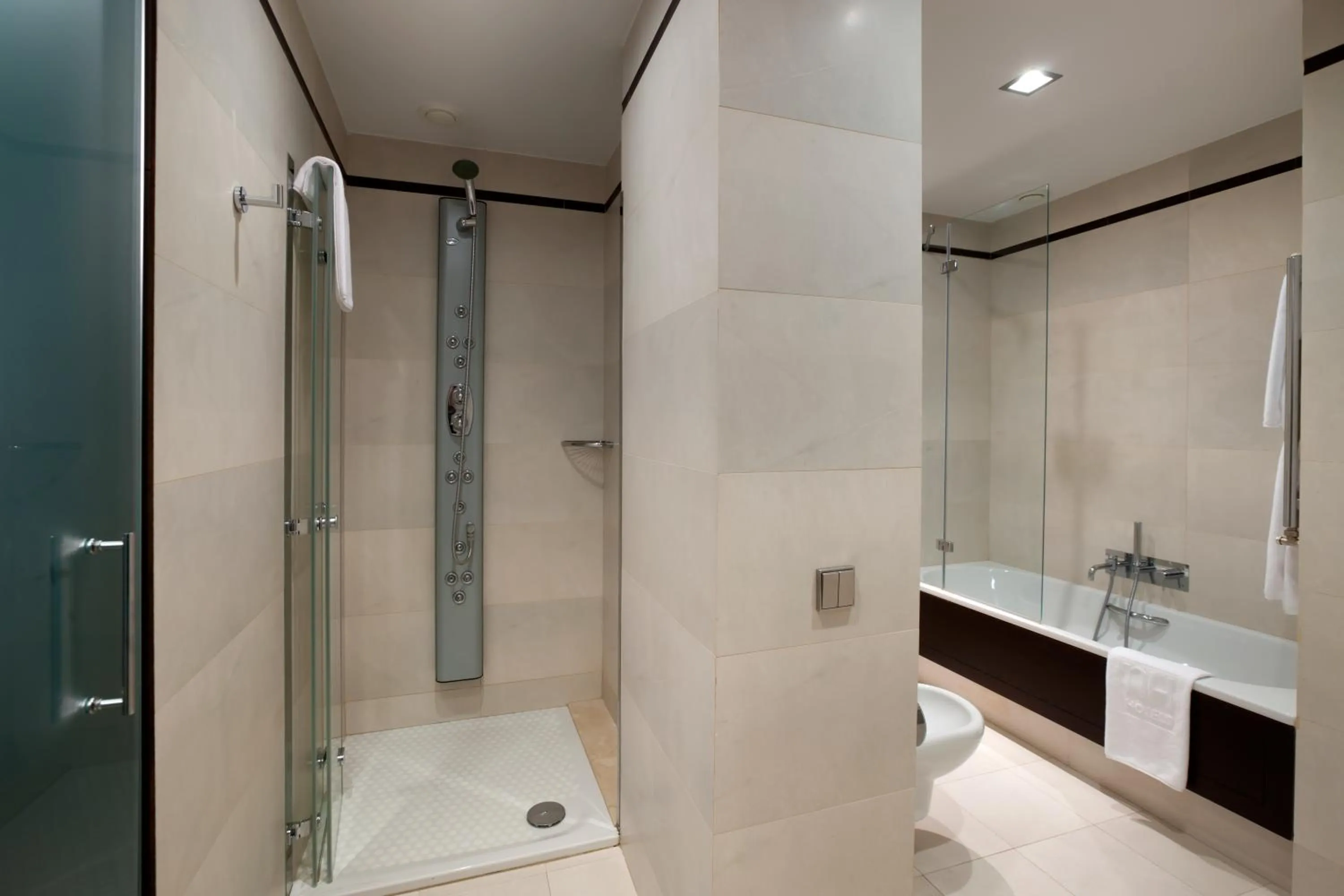 Bathroom in NH Collection Santiago de Compostela