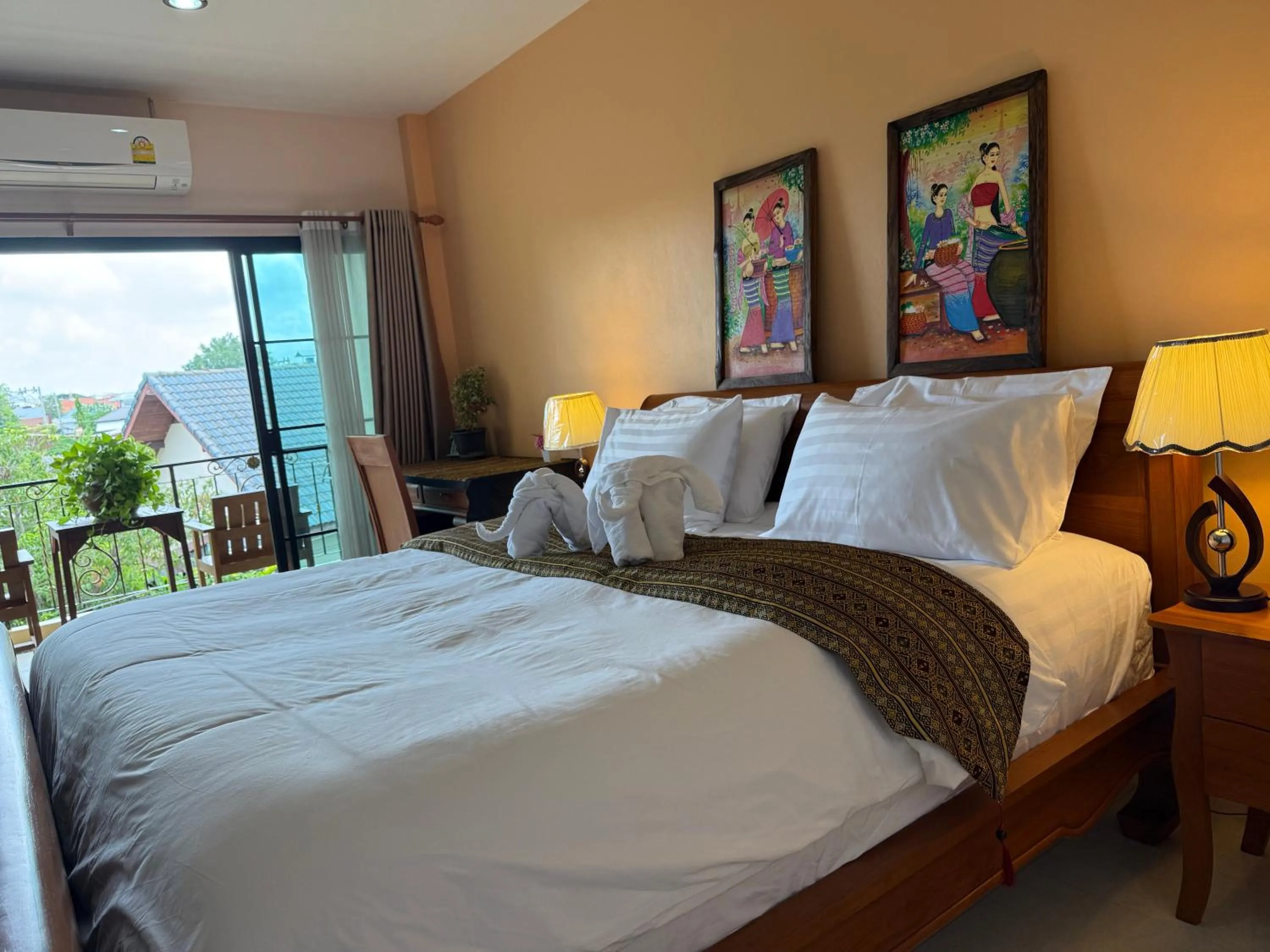 Bedroom, Bed in Laph Kham House