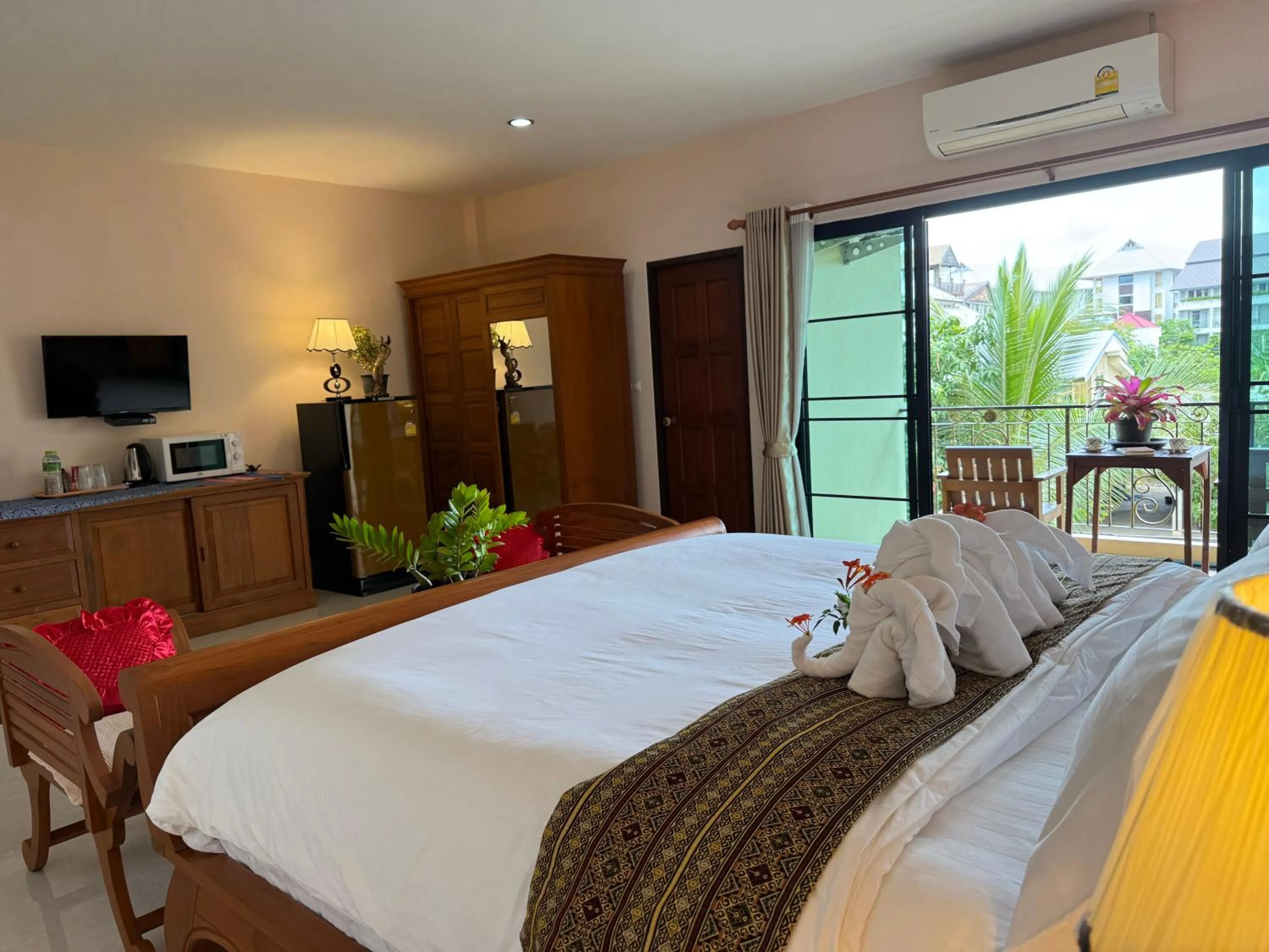 Bedroom, Bed in Laph Kham House