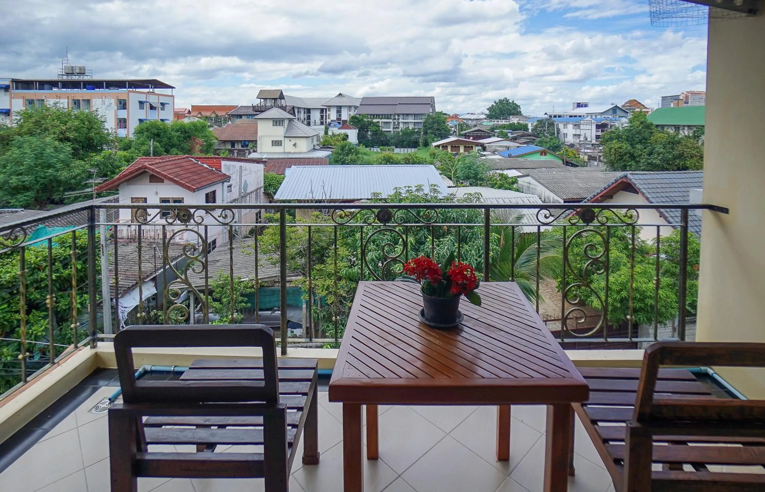 Balcony/Terrace in Laph Kham House