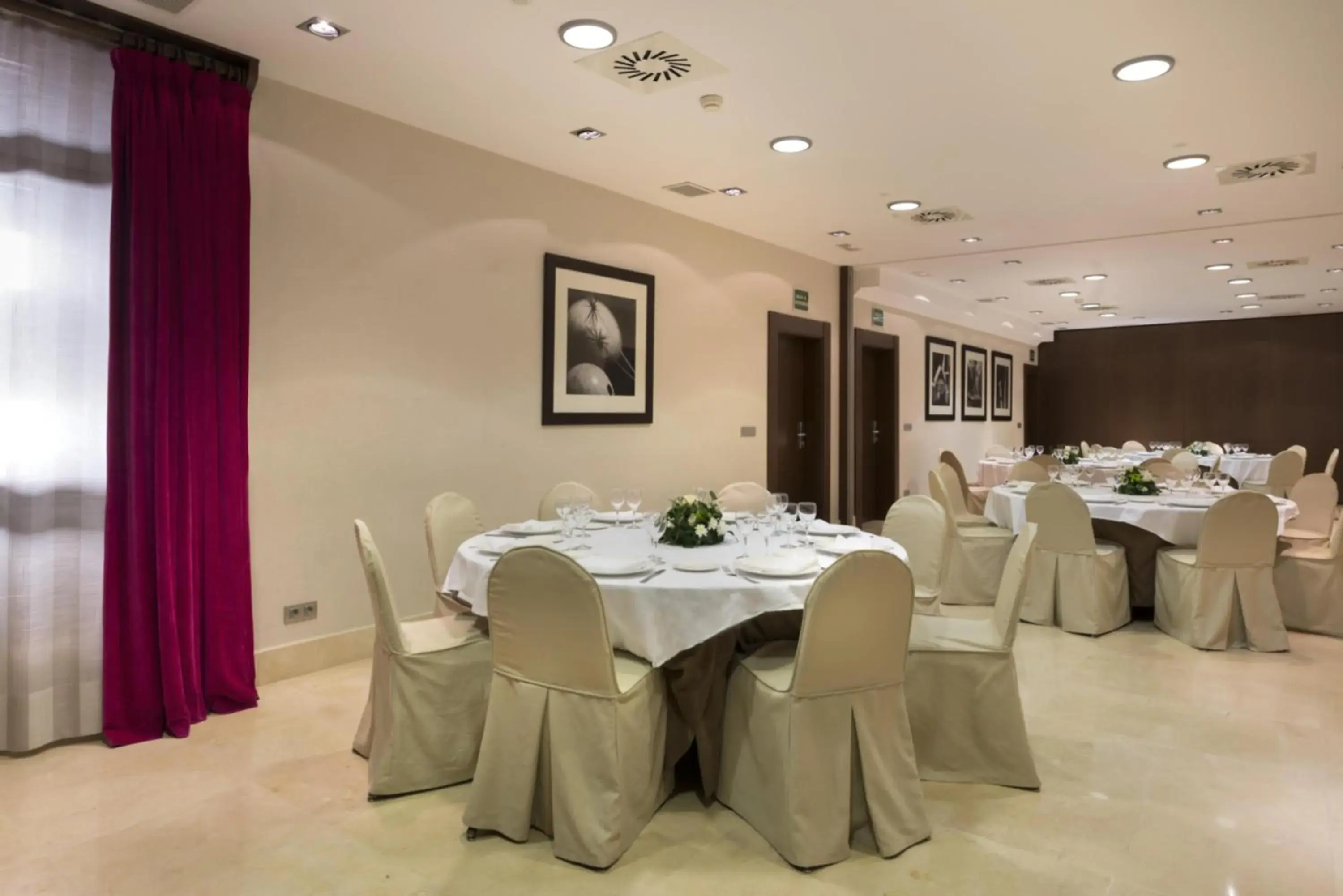 Restaurant/places to eat in NH Collection León Plaza Mayor Restaurant/places to eat in NH Collection León Plaza Mayor