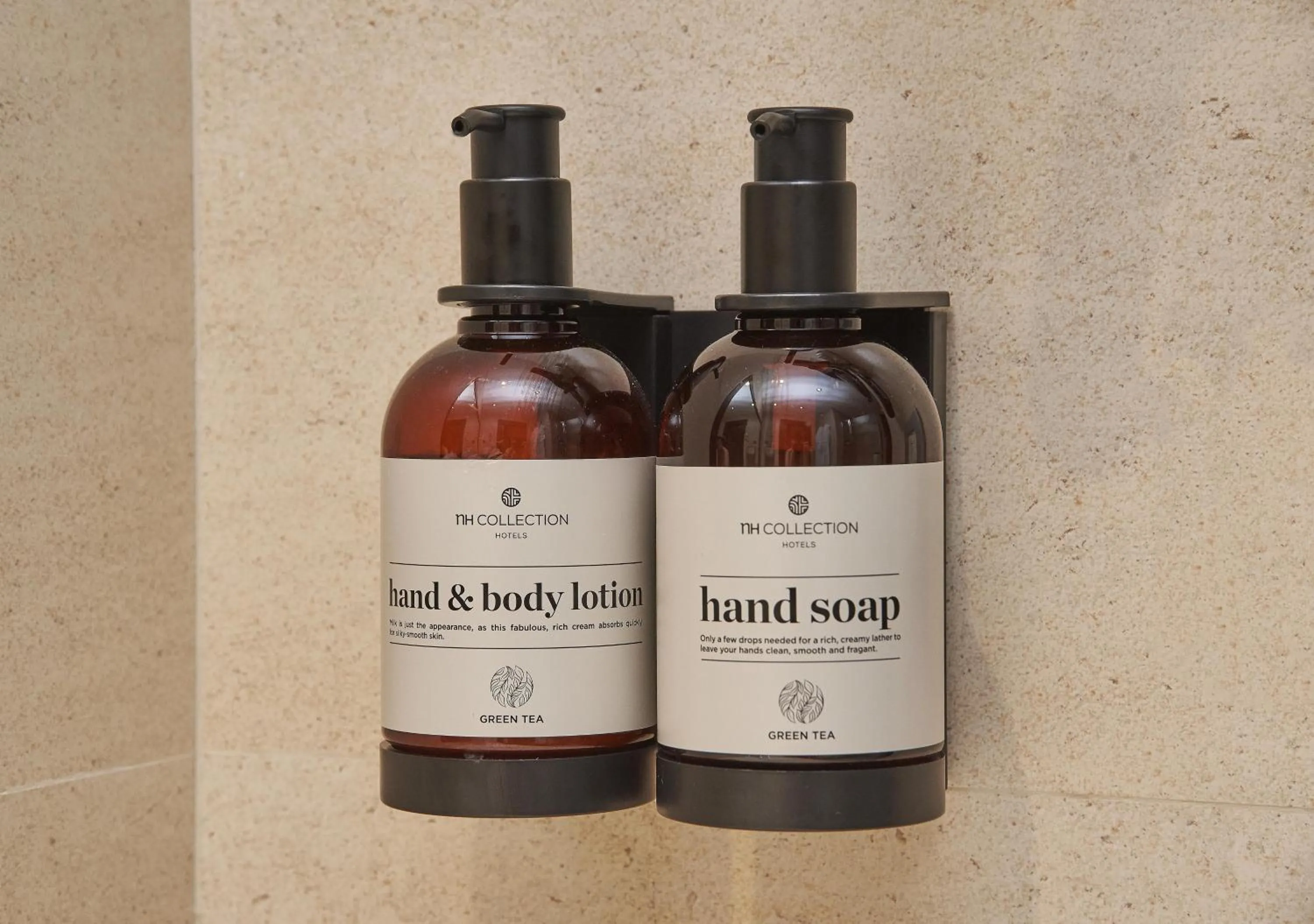 Bathroom in NH Collection León Plaza Mayor