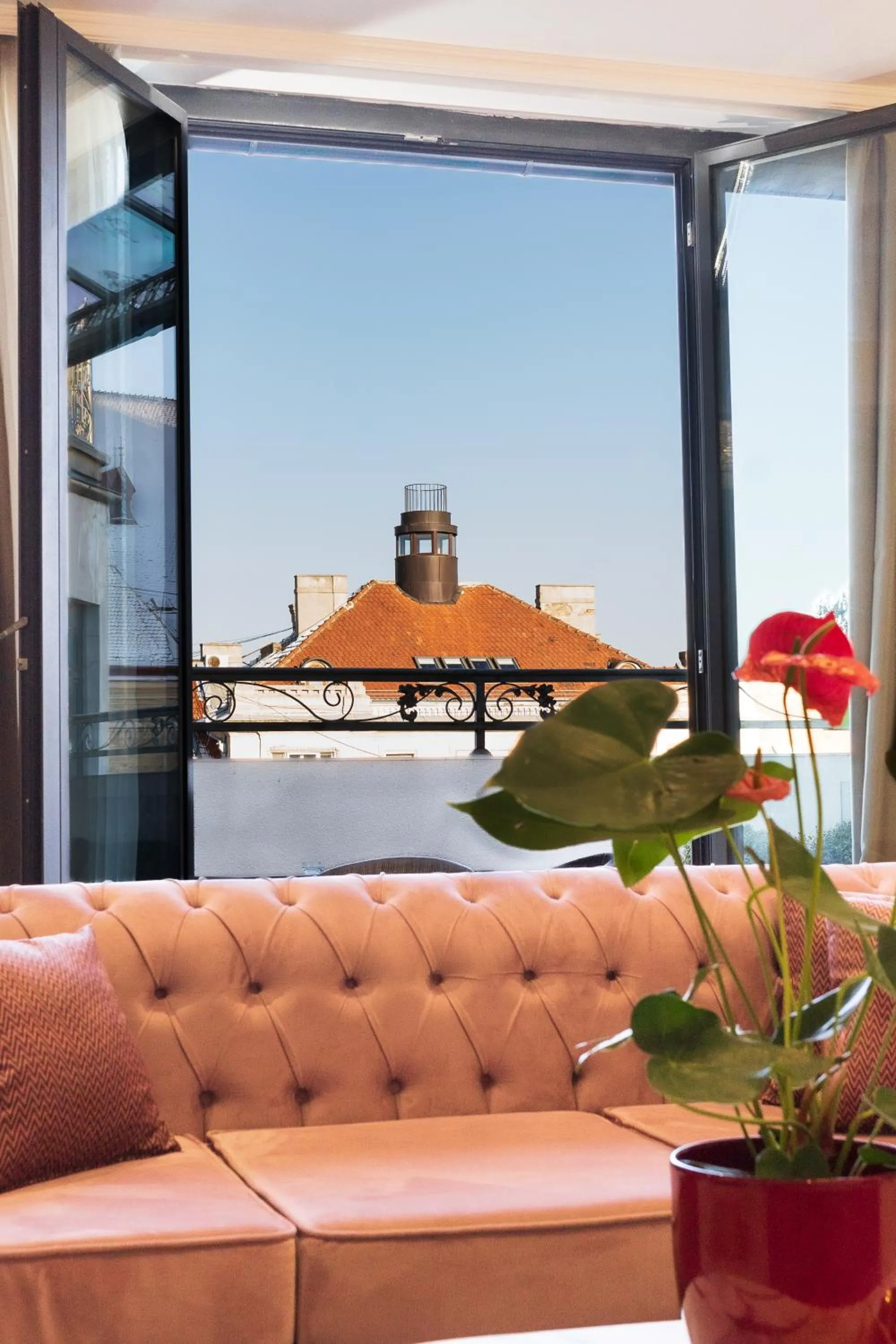 Property building in Queen Palace