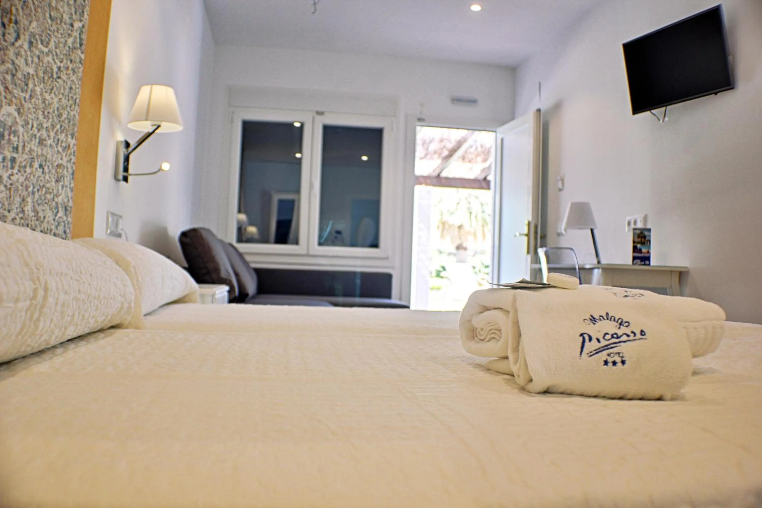 Bedroom, Bed in Hotel Malaga Picasso