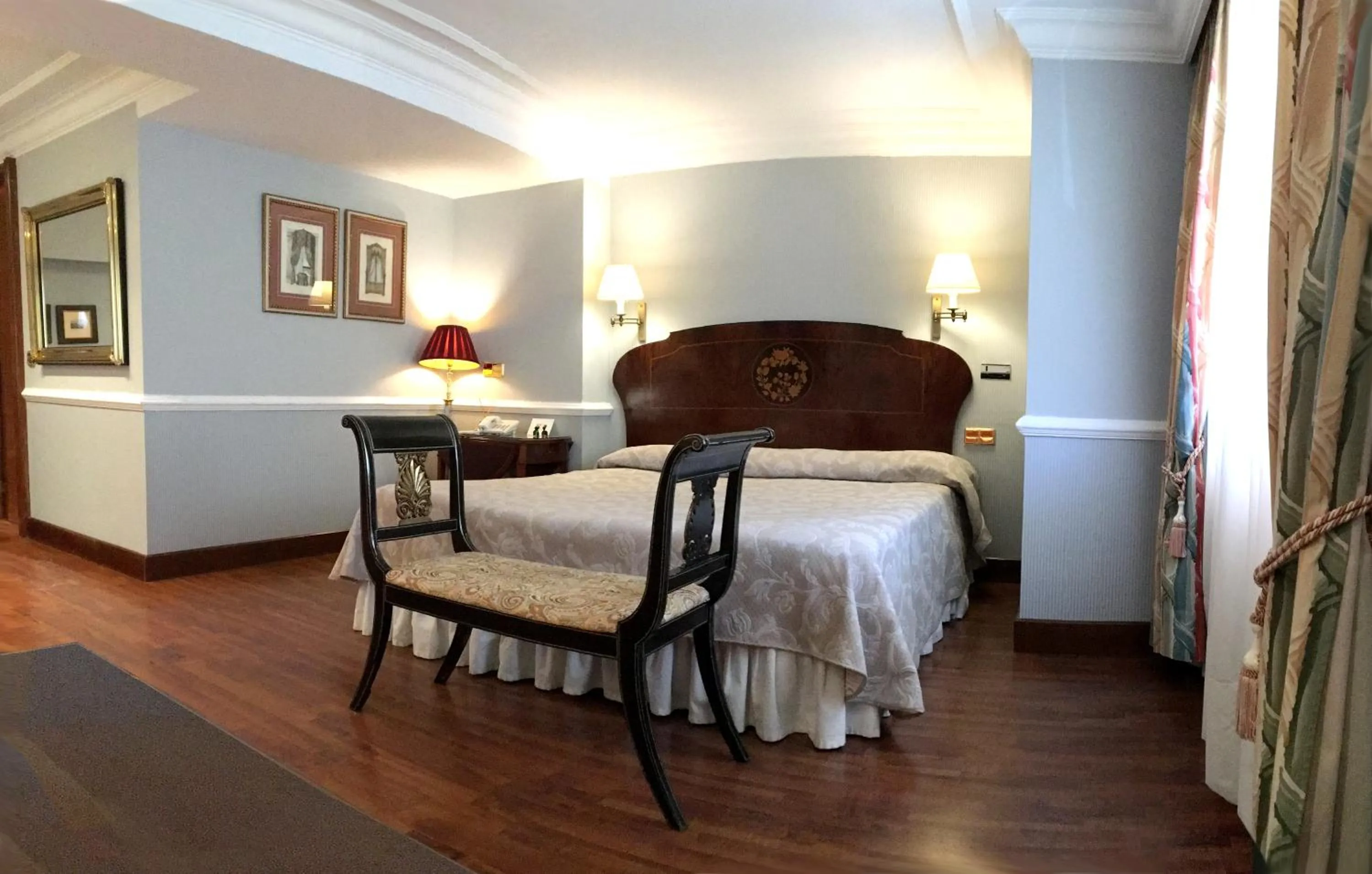 Bed in Hotel Maria Luisa