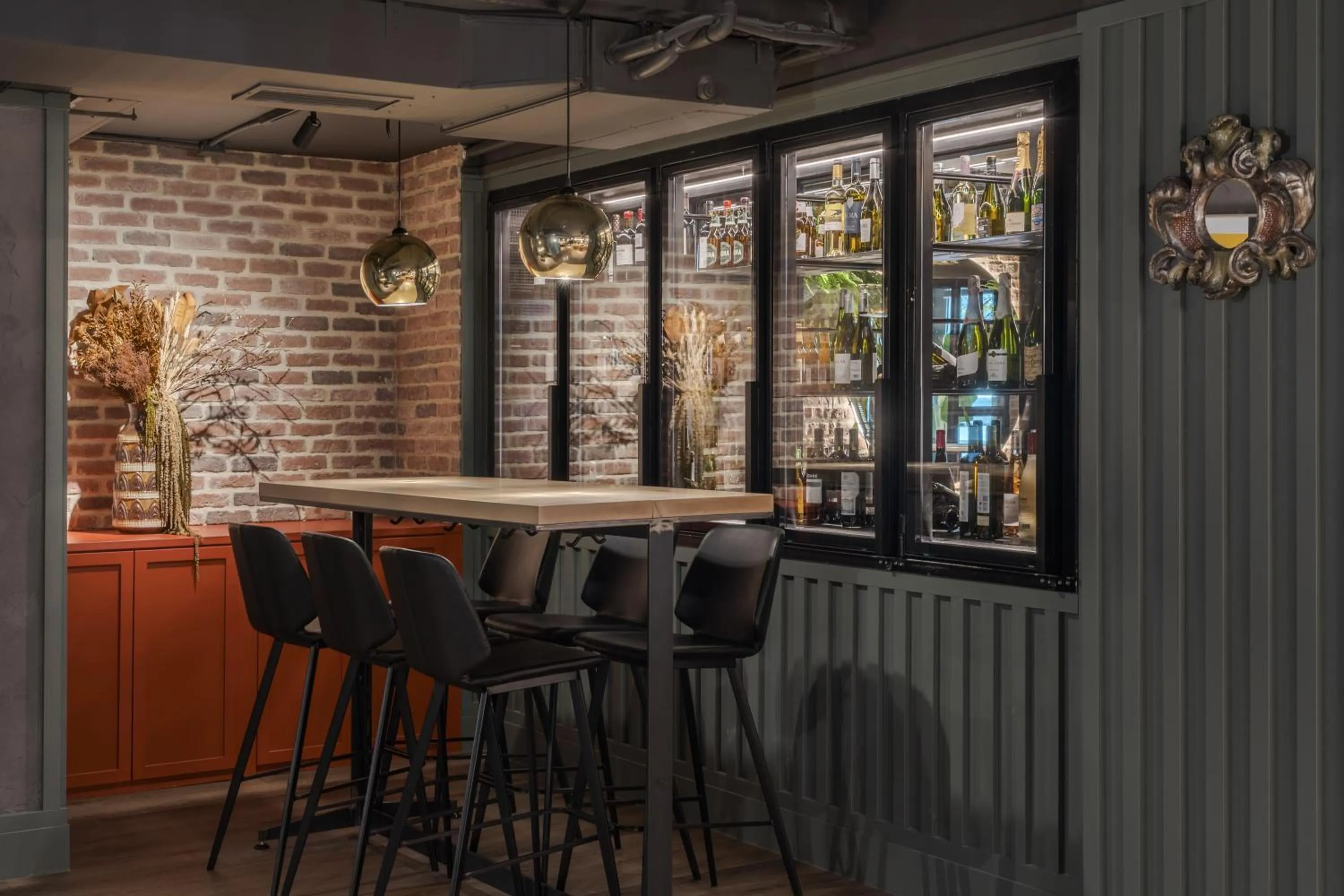 Restaurant/places to eat in RICE Reyes Católicos