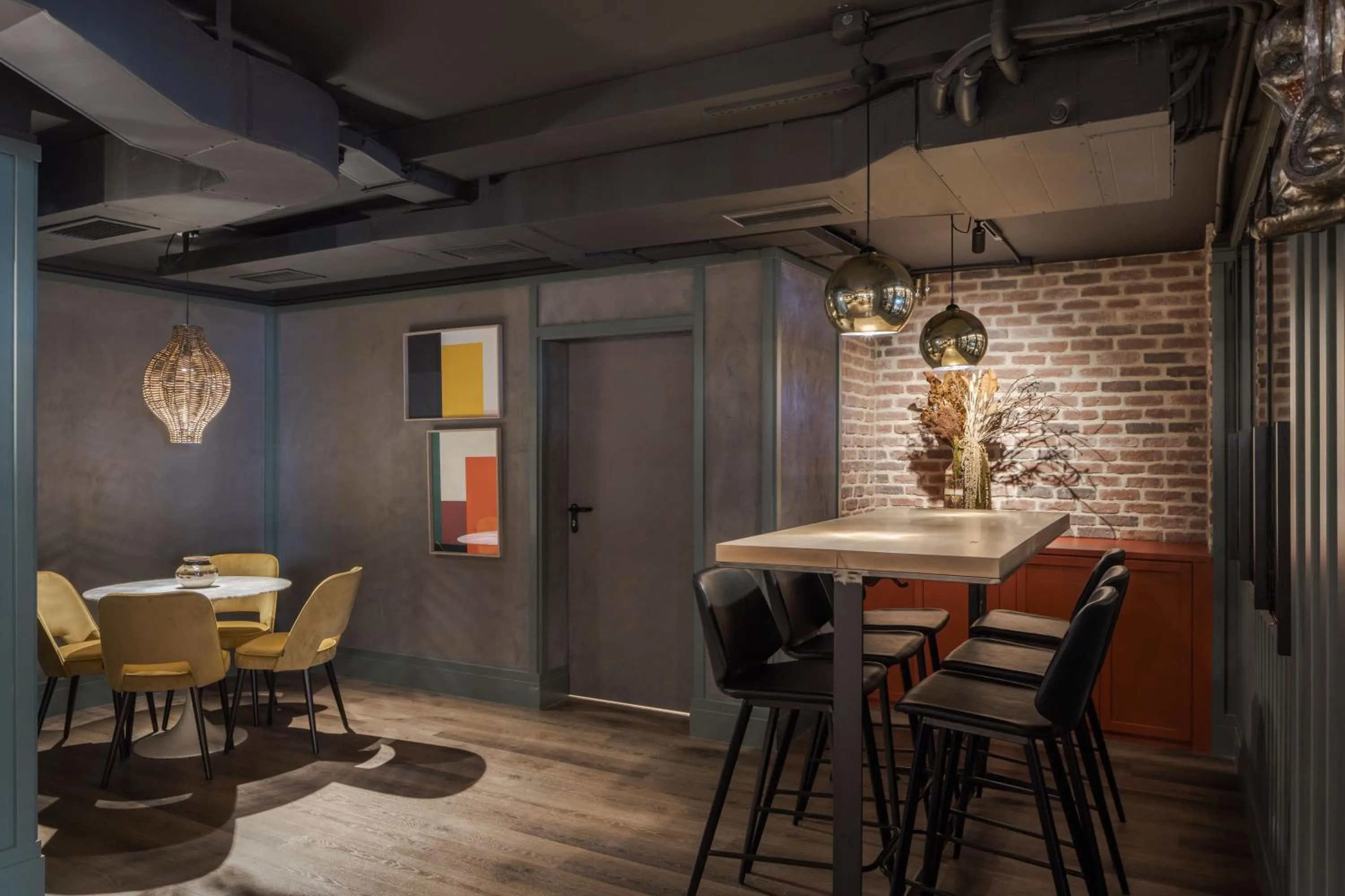 Restaurant/places to eat in RICE Reyes Católicos