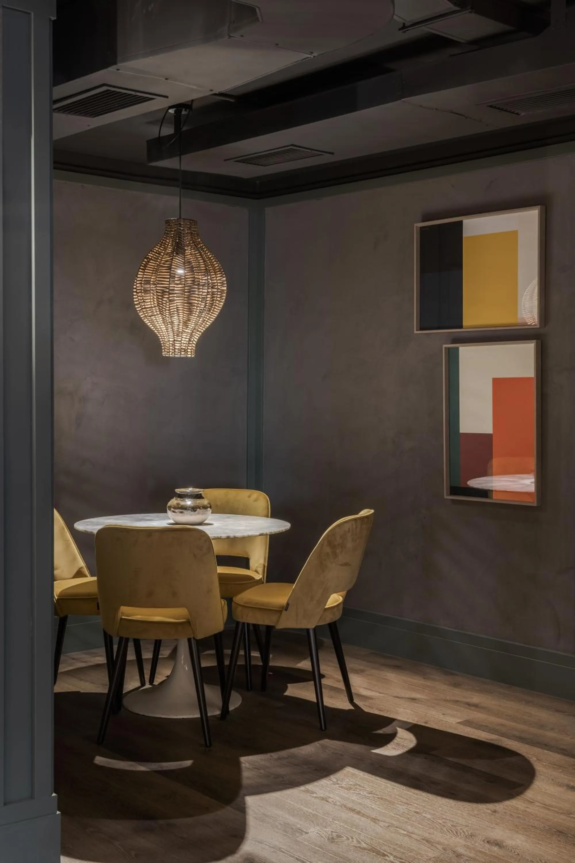 Restaurant/places to eat in RICE Reyes Católicos