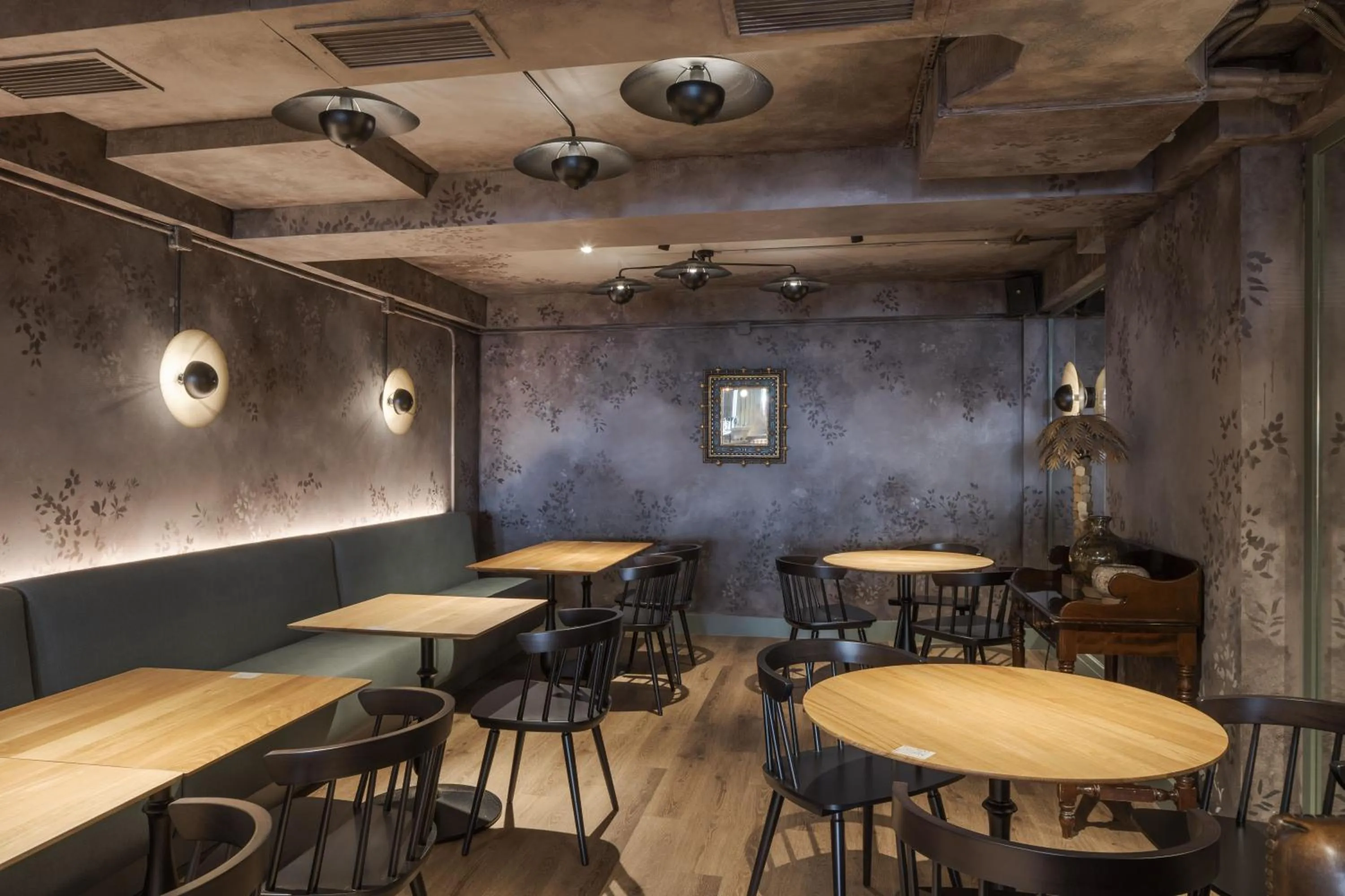 Restaurant/places to eat in RICE Reyes Católicos