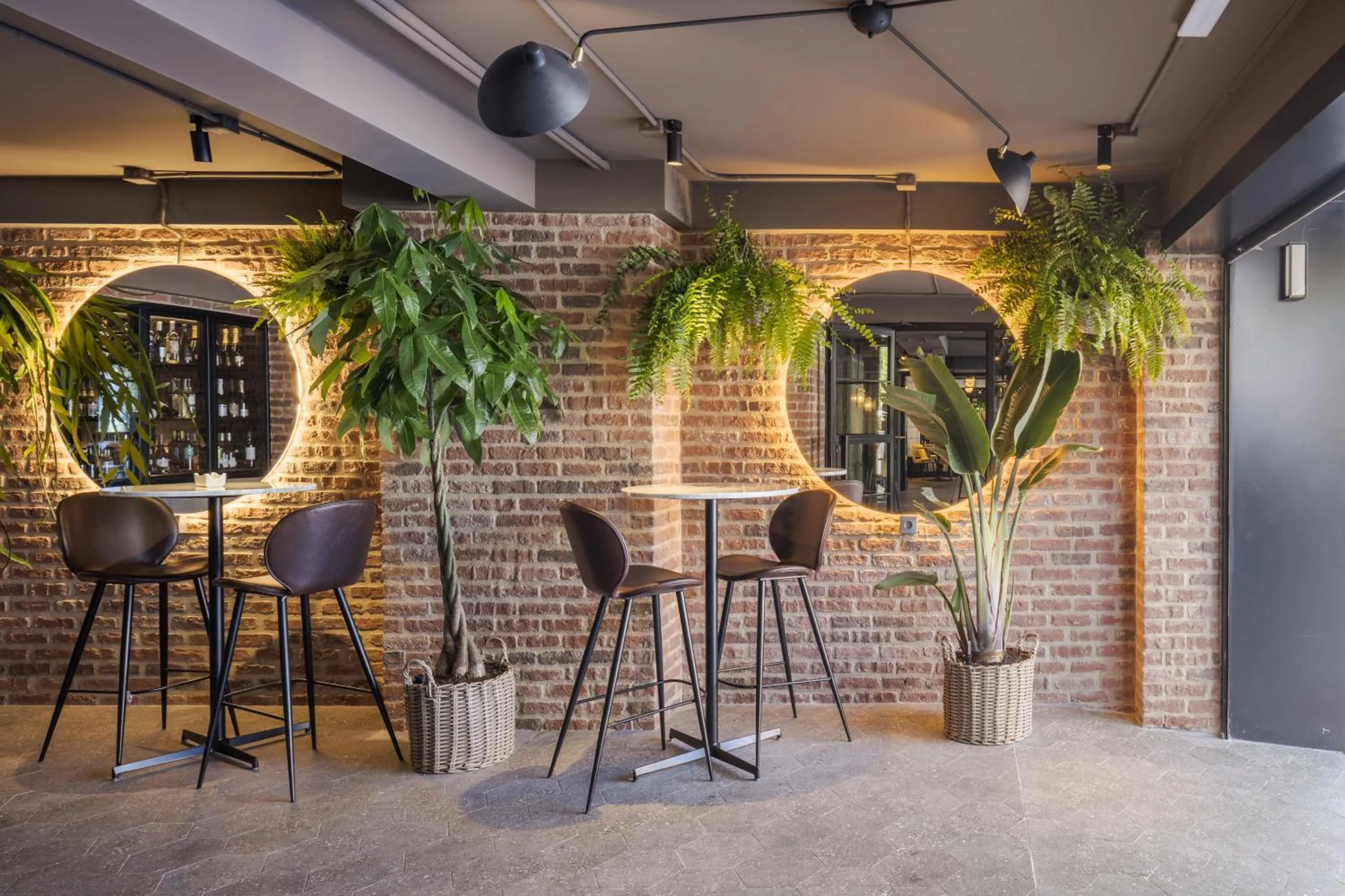 Restaurant/places to eat in RICE Reyes Católicos