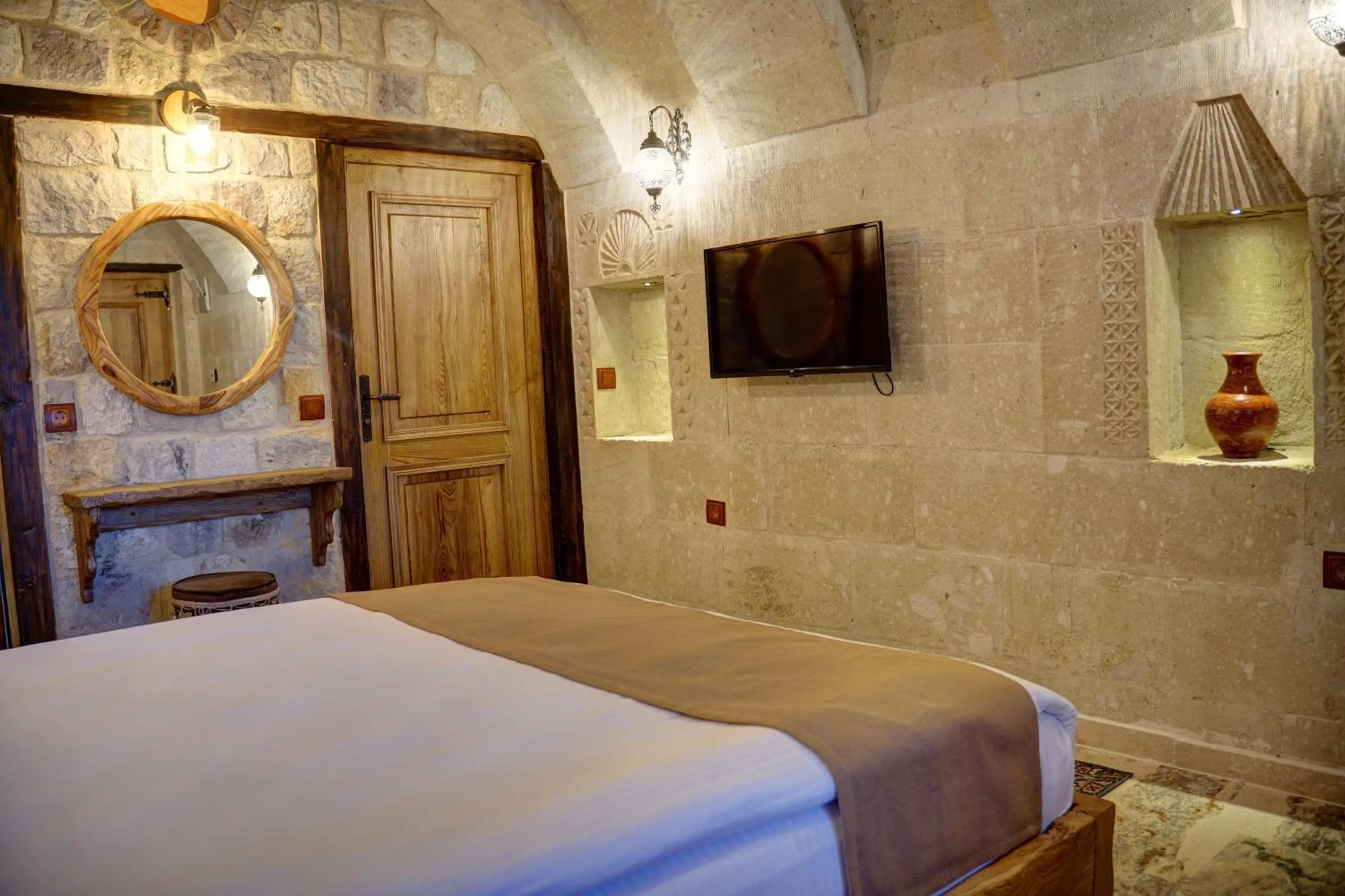 Bedroom, Bed in The Calypso Cave