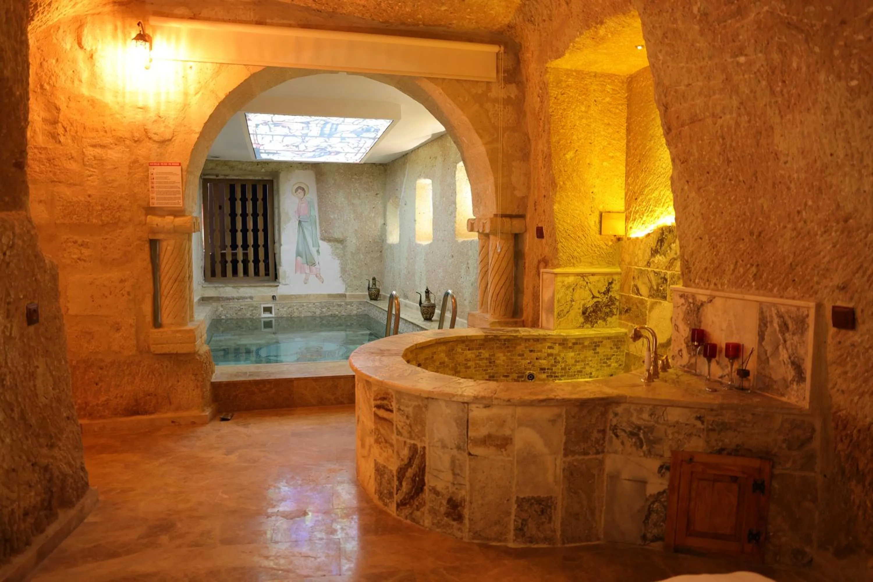 Photo of the whole room in The Calypso Cave