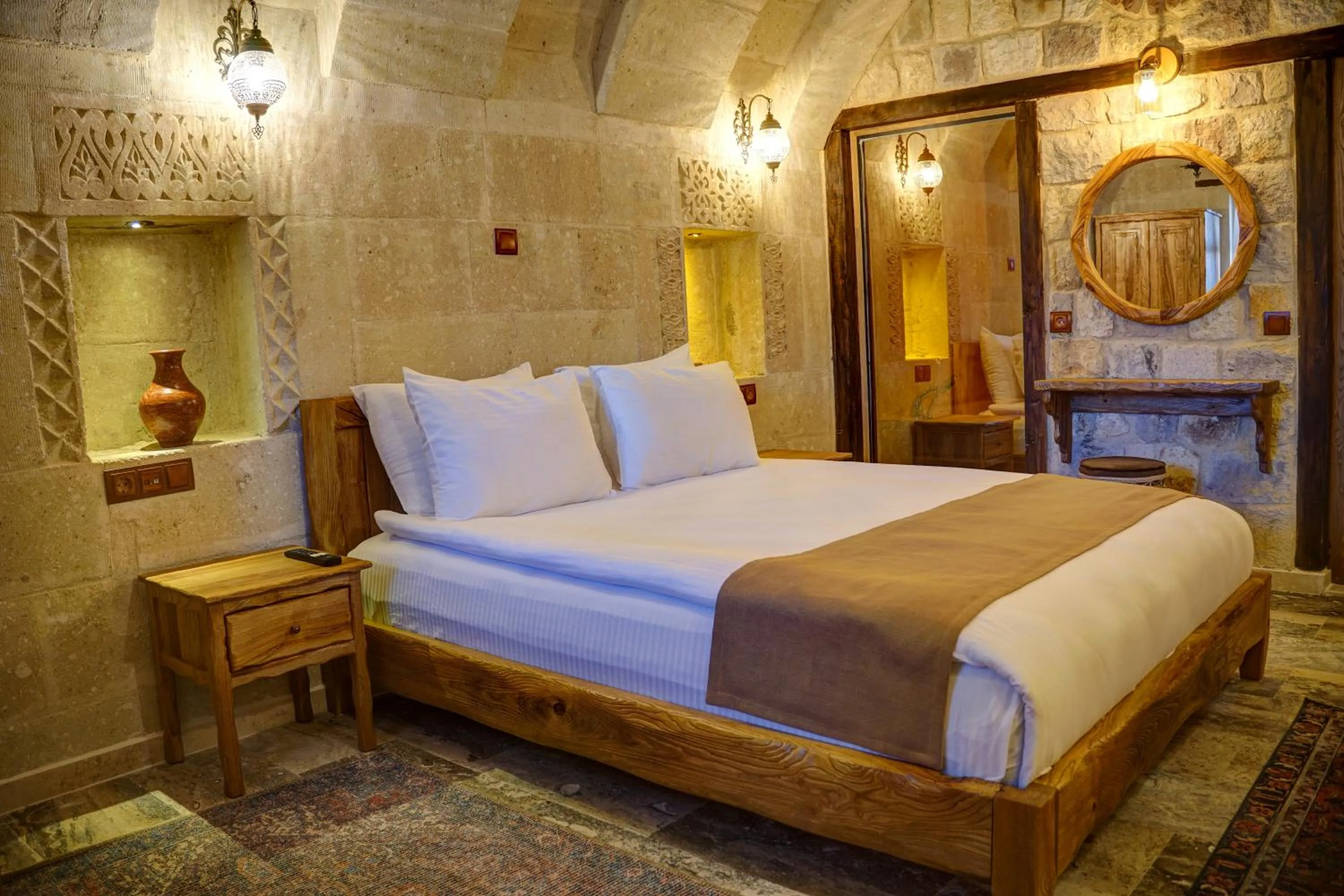 Bedroom, Bed in The Calypso Cave