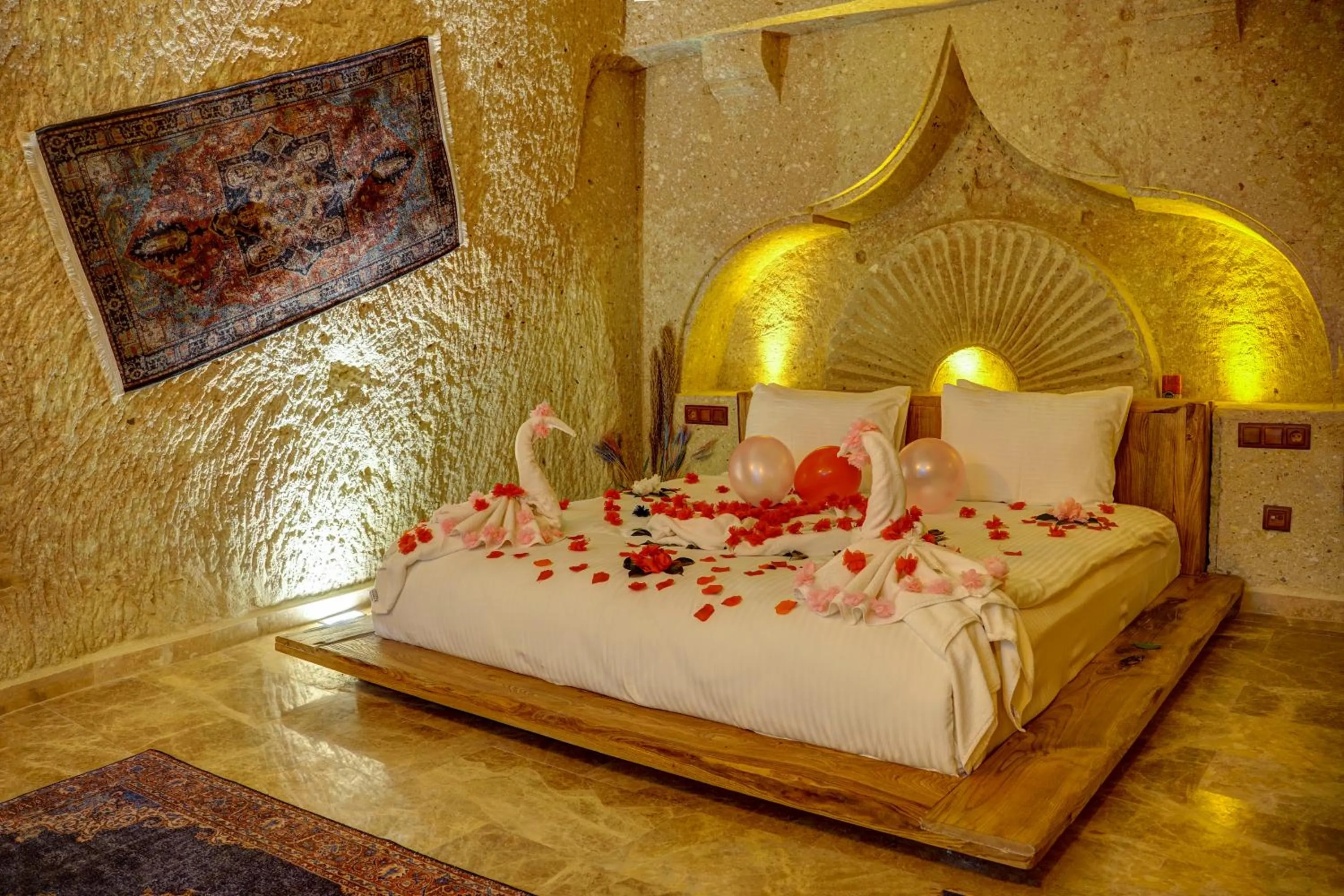 Bedroom, Bed in The Calypso Cave