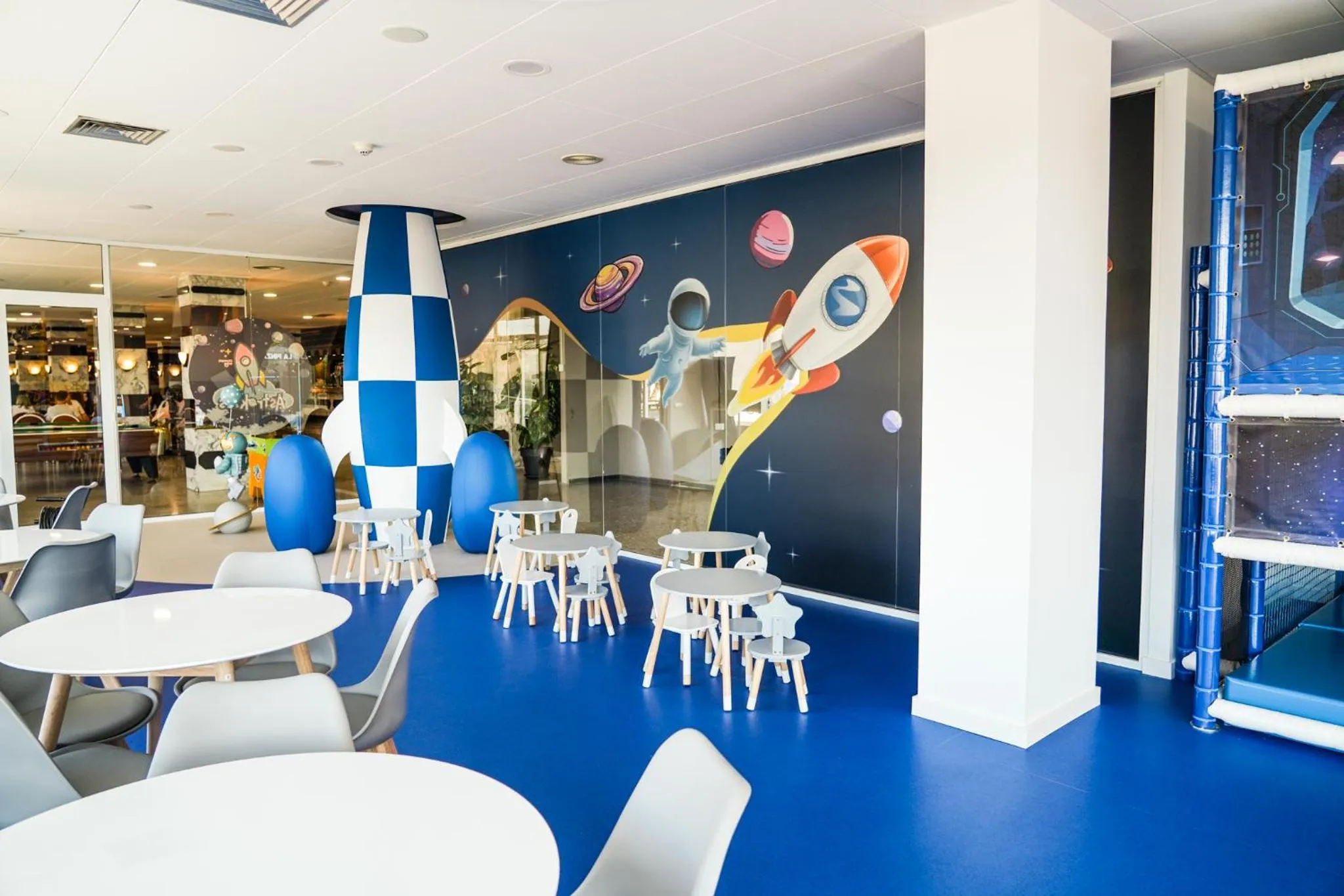 Kids's club in htop Olympic #htopEnjoy