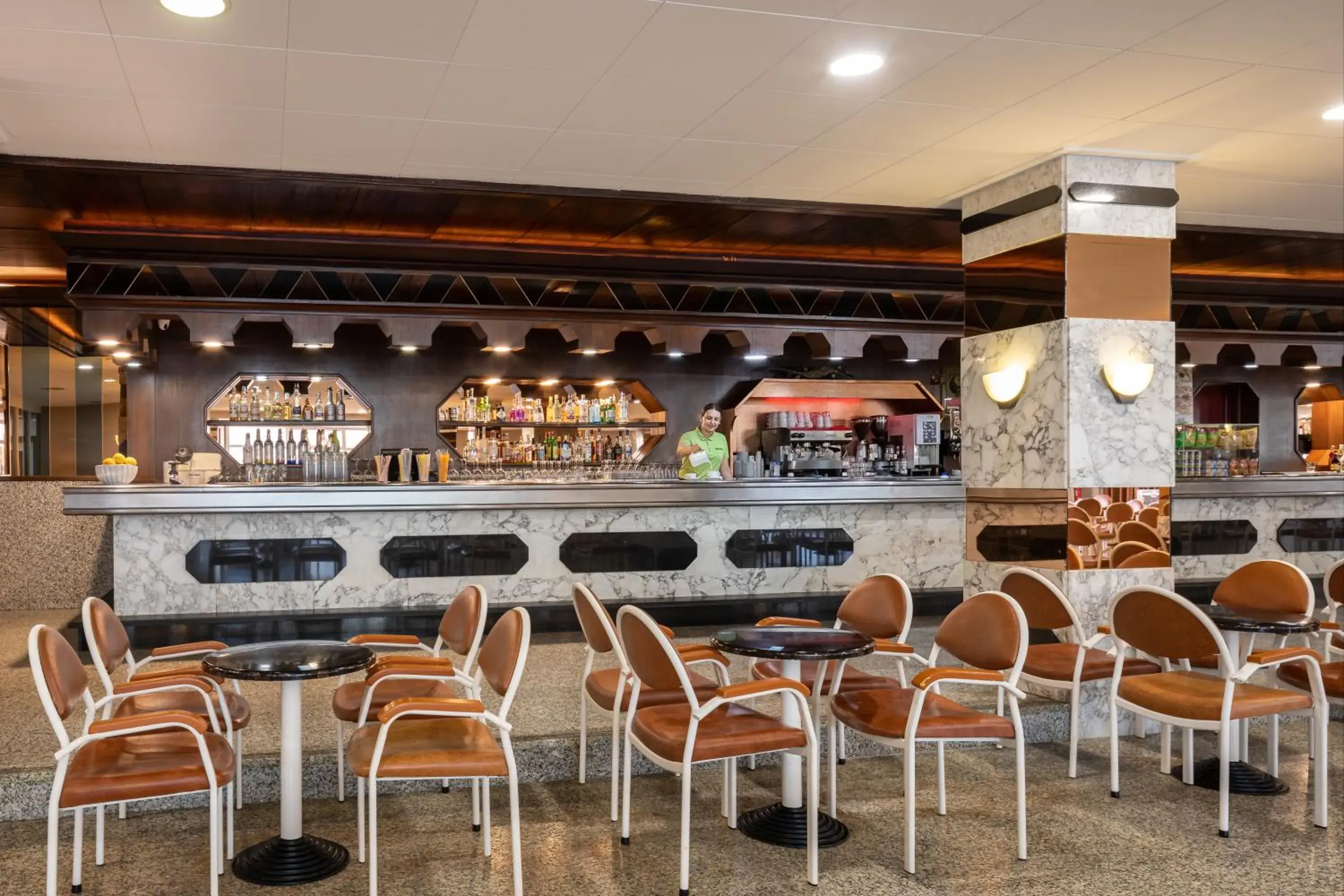 Lounge or bar in htop Olympic #htopEnjoy Lounge or bar in htop Olympic #htopEnjoy