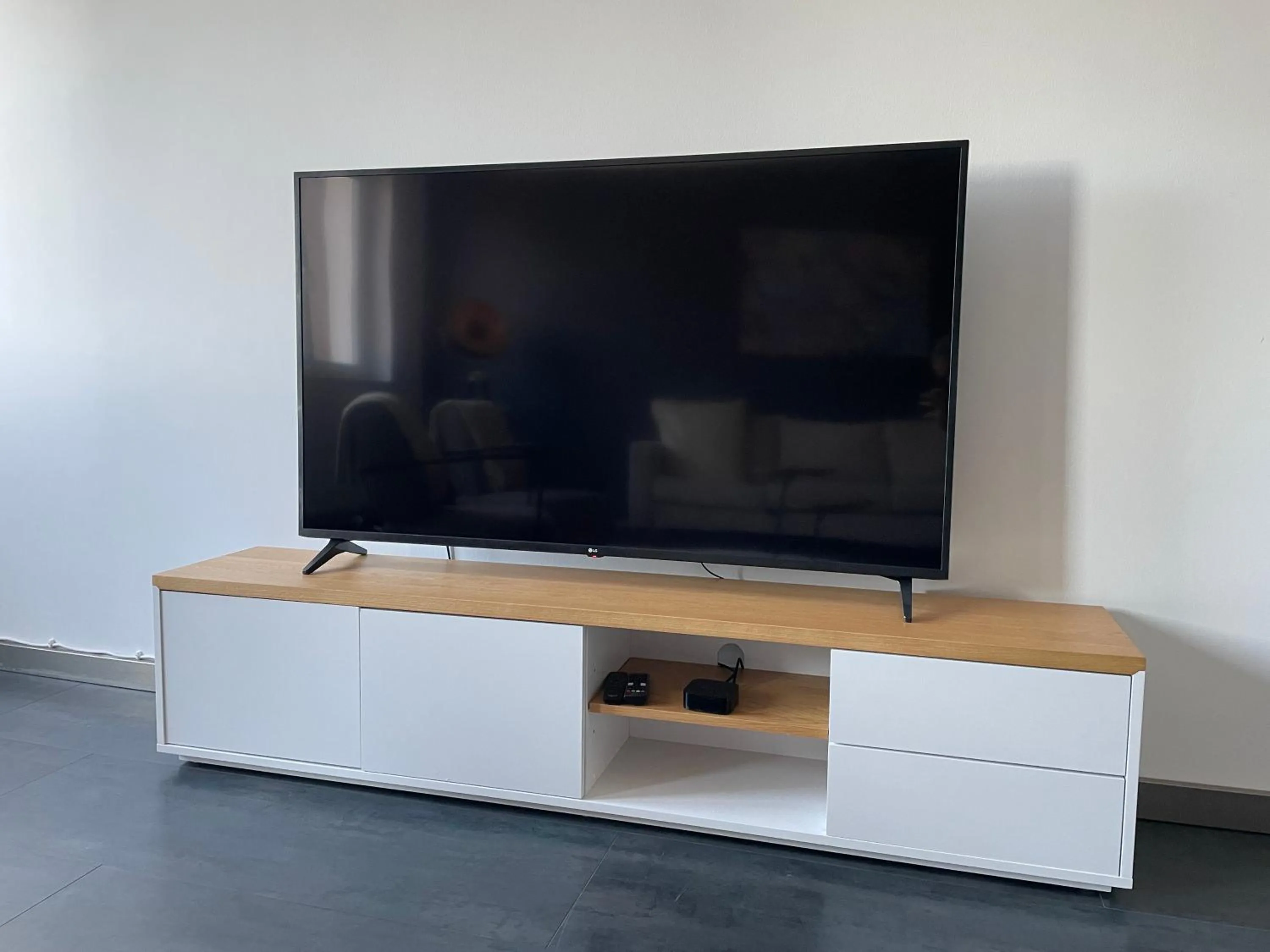 Communal lounge/ TV room in TruRetreats Design Loft für 8 Personen I Riesige Küche I eCharger I 65z SmartTV I 150qm